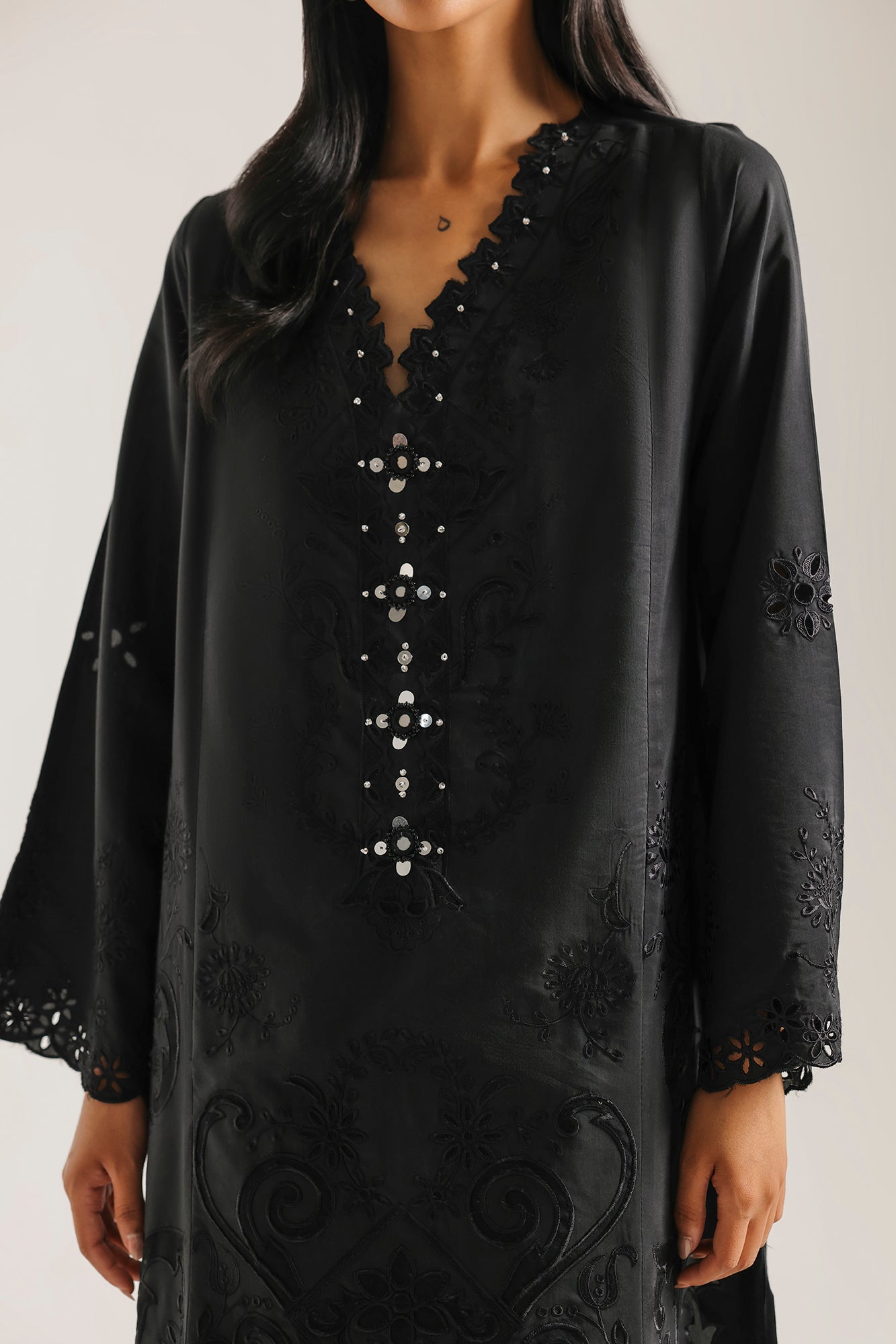 EMBROIDERED SUIT (E4070/103/902)