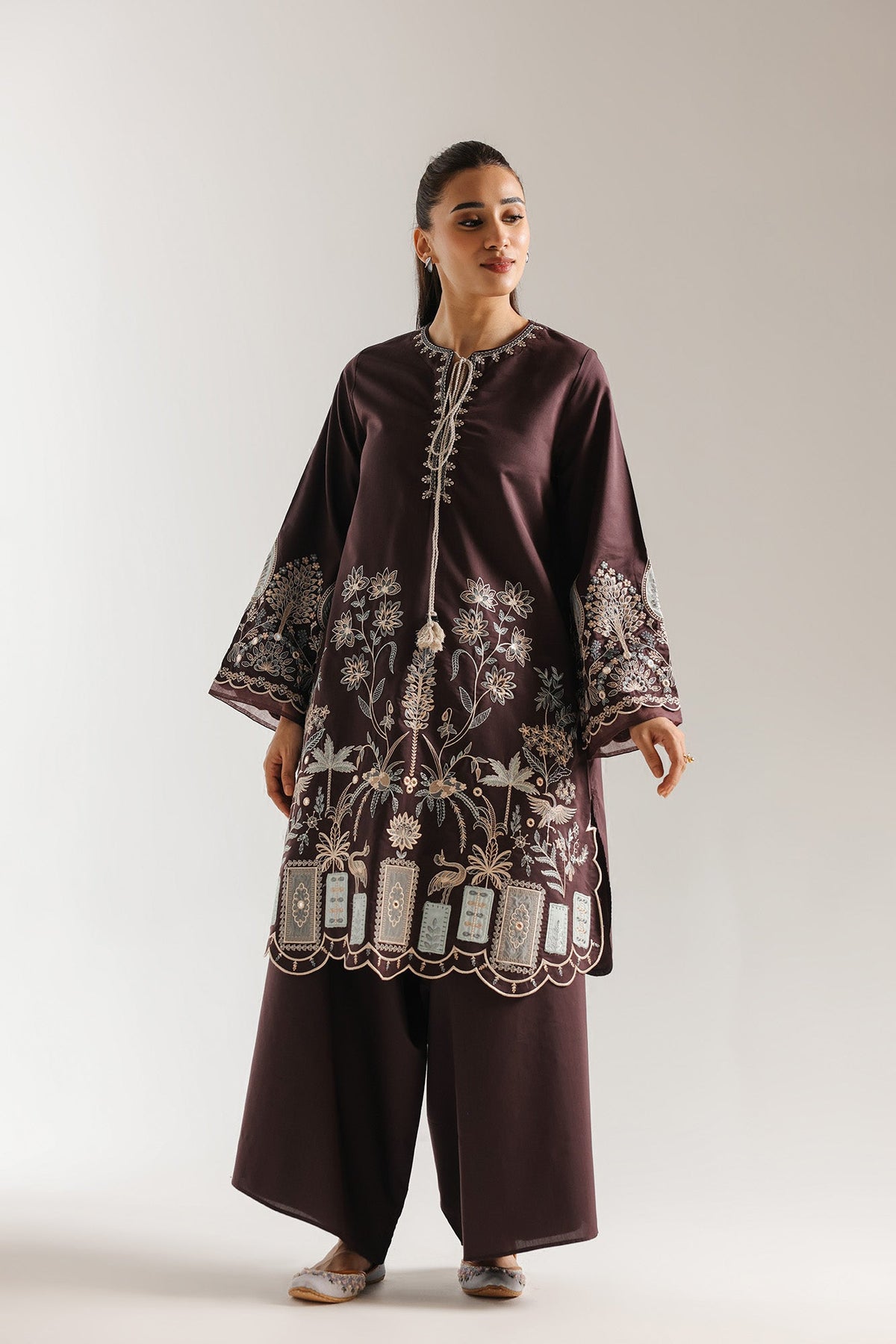 EMBROIDERED SUIT (E4084/103/904)