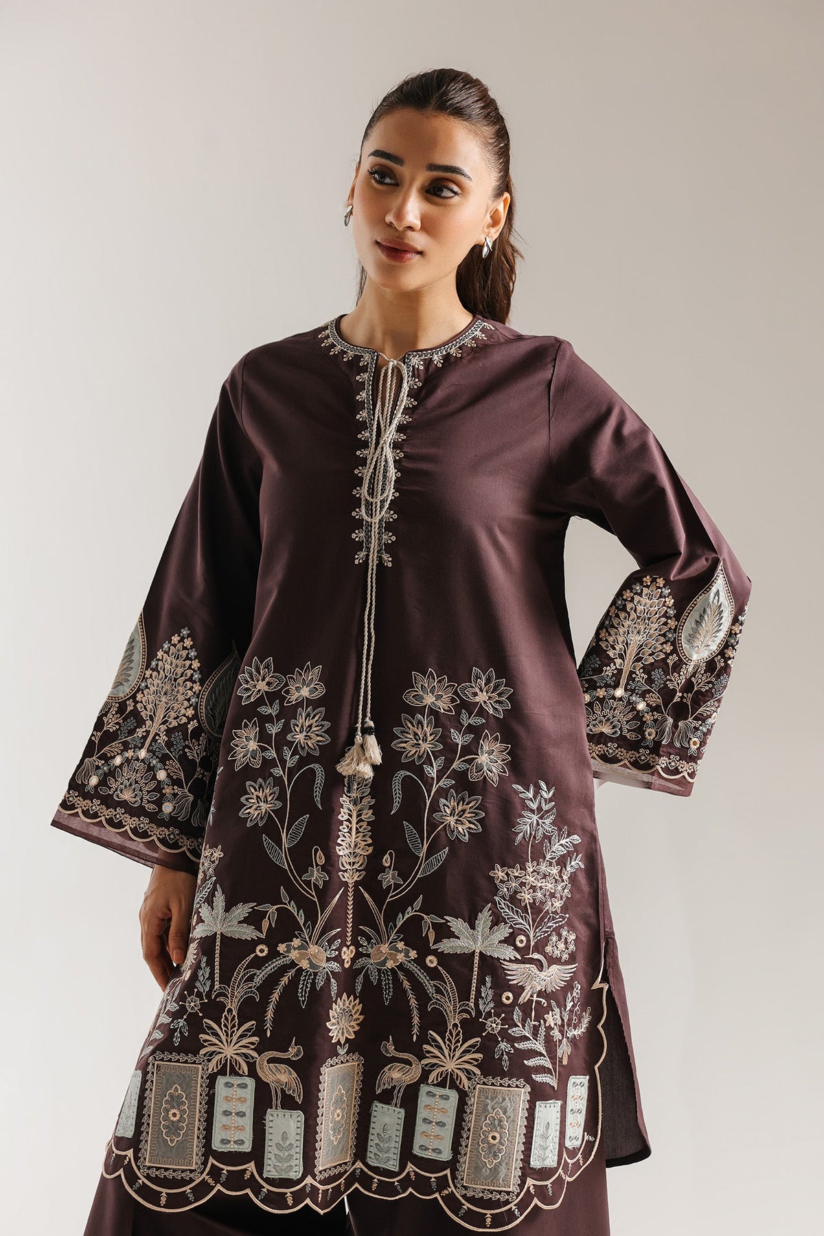 EMBROIDERED SUIT (E4084/103/904)