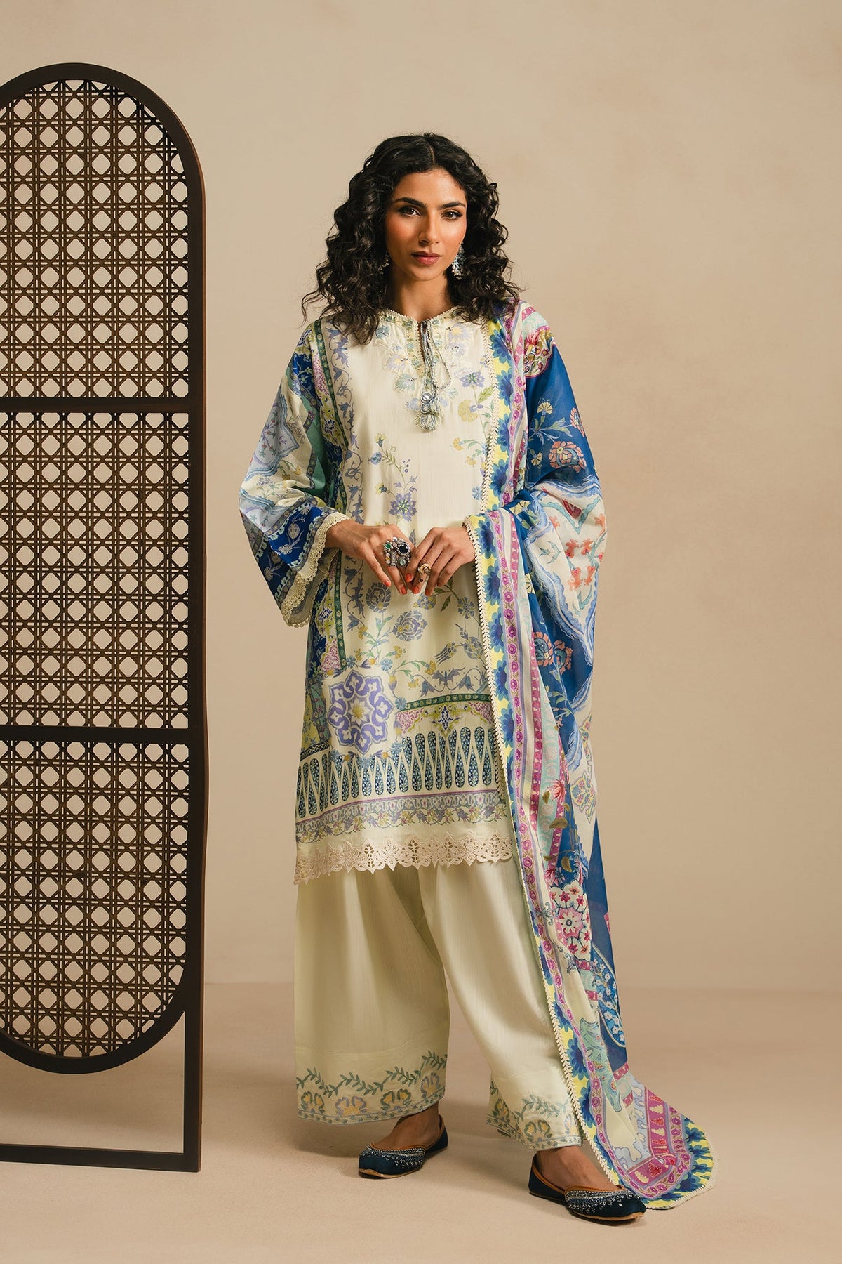 EMBROIDERED SUIT (E4086/103/002)