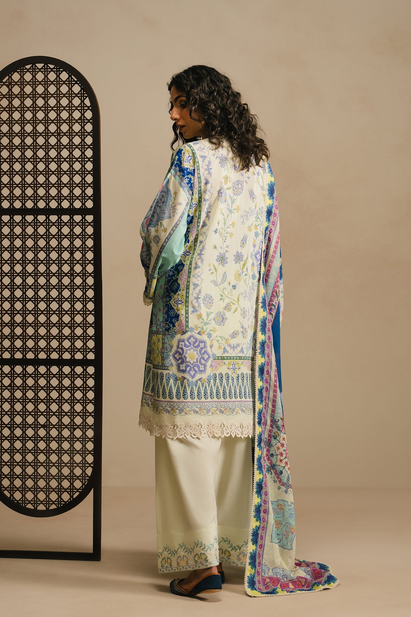 EMBROIDERED SUIT (E4086/103/002)