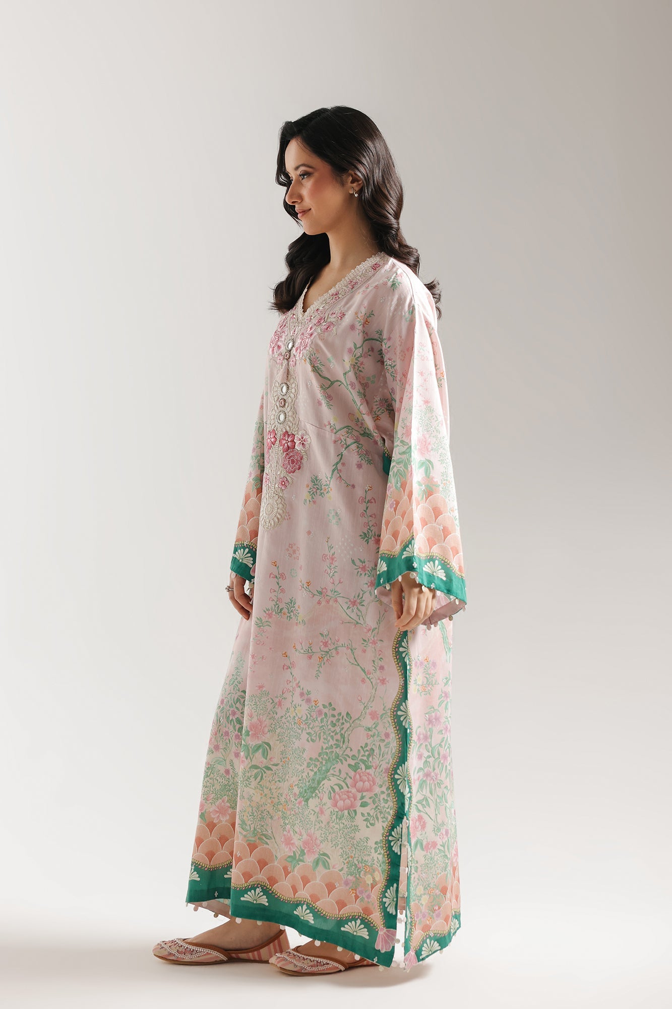 EMBROIDERED KAFTAN (E4091/103/425)