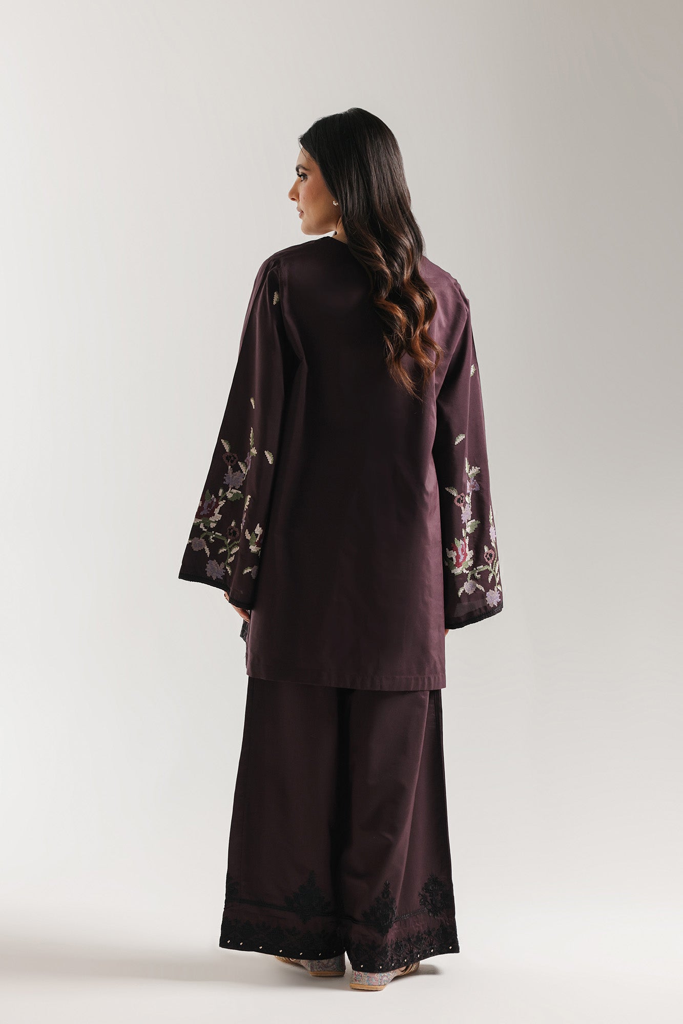 Embroidered Suit (E4092/103/516)