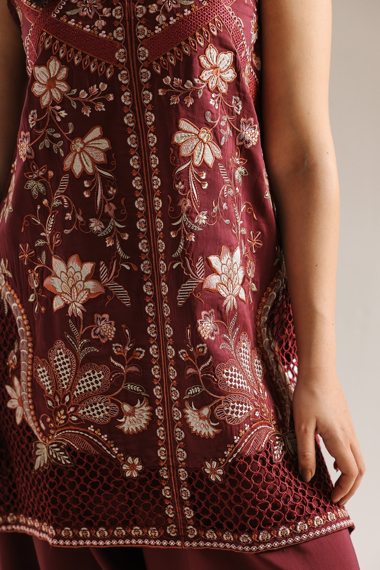 Embroidered Suit (E4094/103/402)