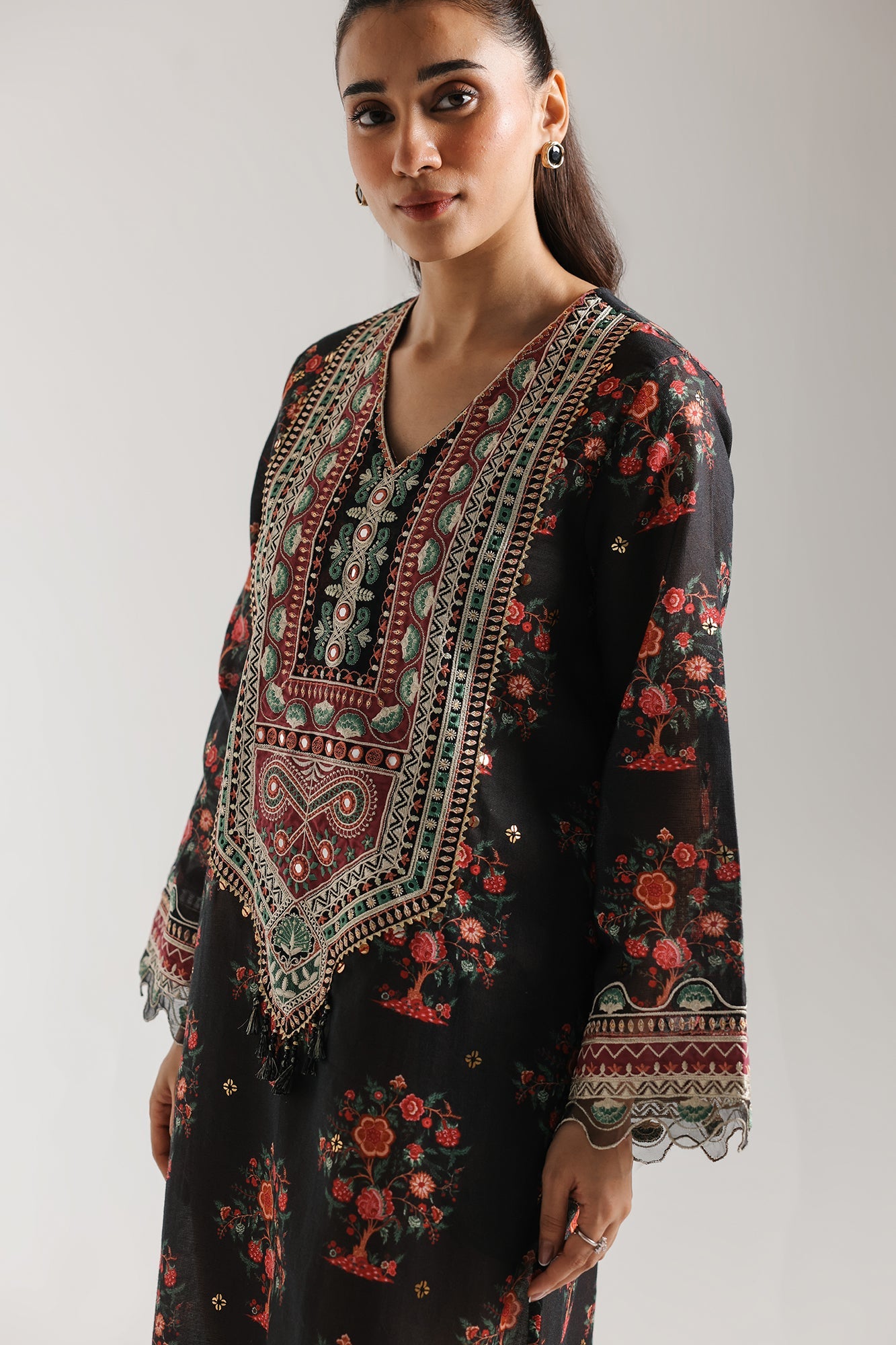 EMBROIDERED KAFTAN (E4097/103/902)