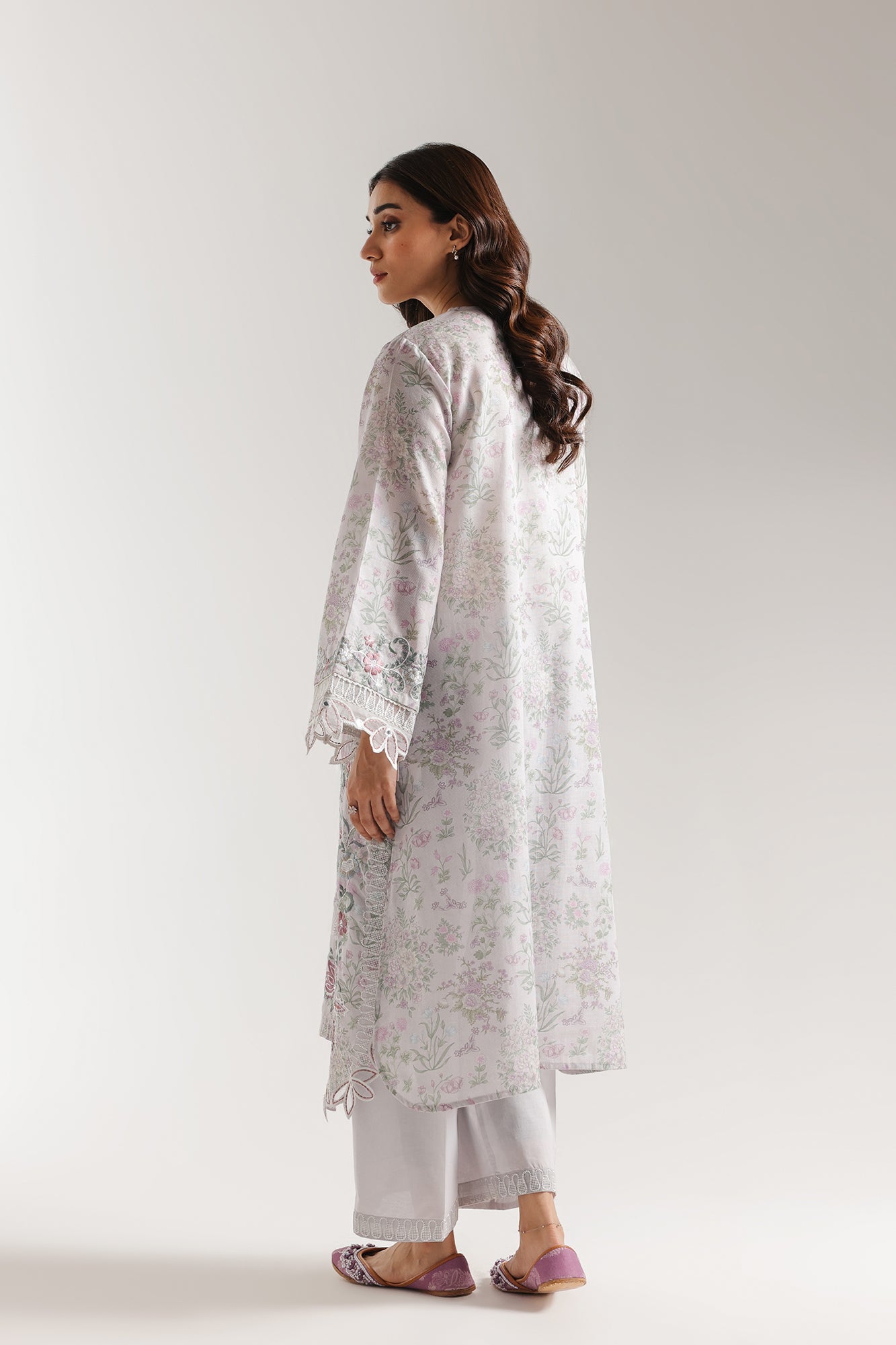 EMBROIDERED SUIT (E4098/103/531)