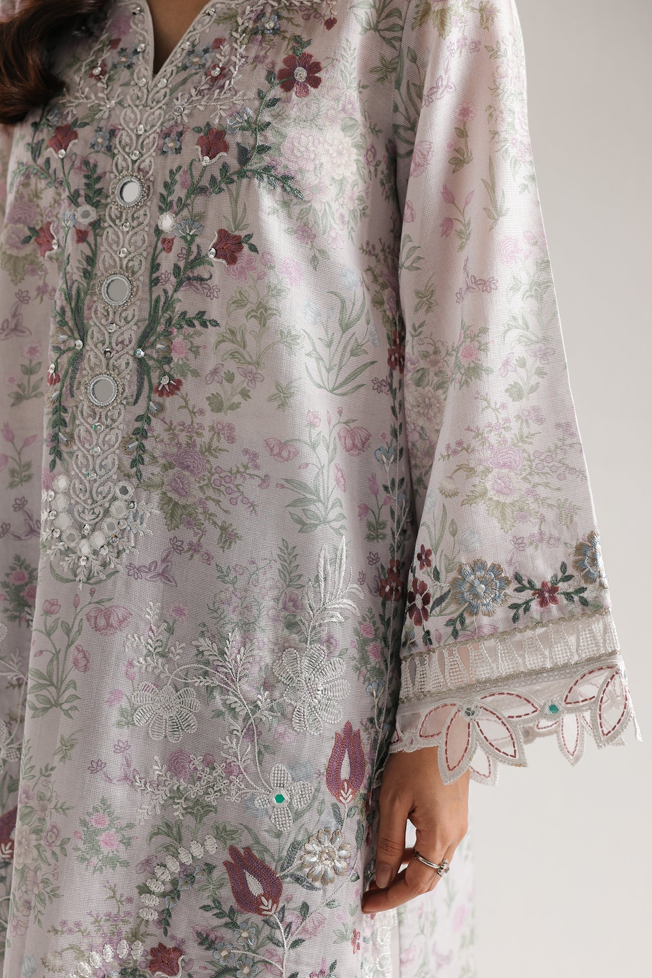 EMBROIDERED SUIT (E4098/103/531)
