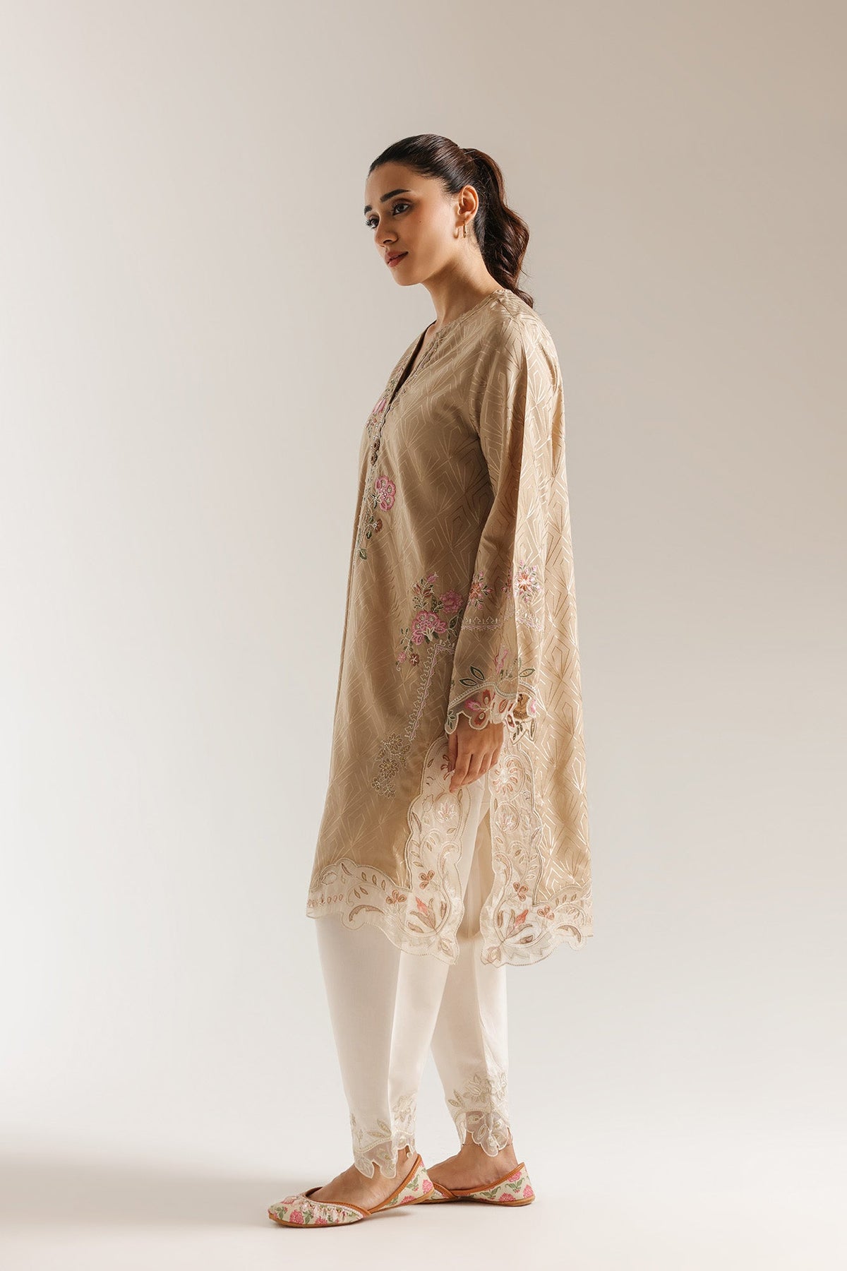 EMBROIDERED SUIT (E4100/103/808)