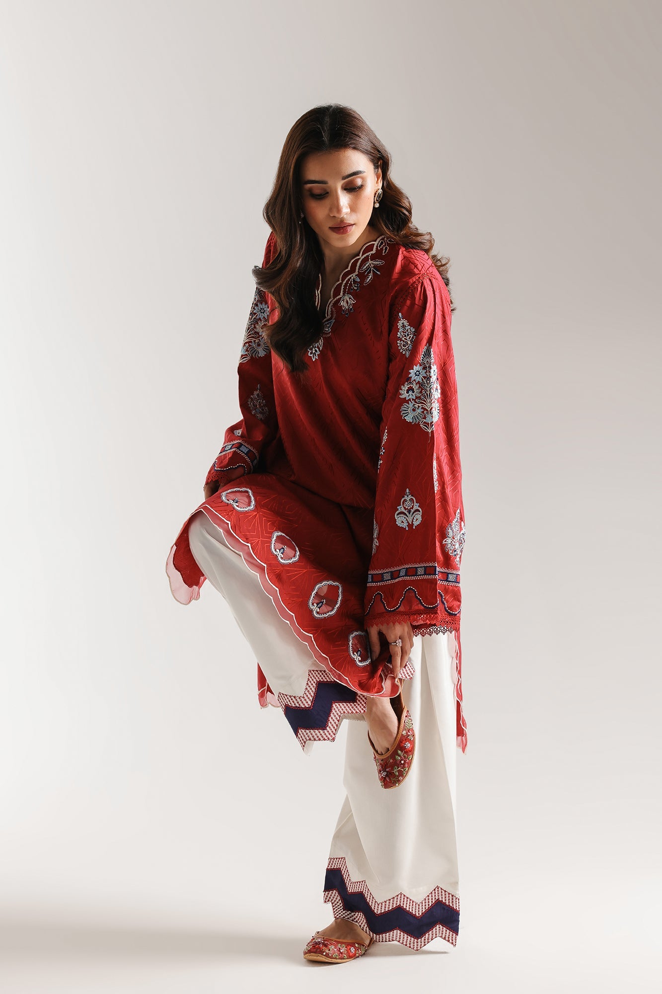 EMBROIDERED SUIT (E4101/103/414)