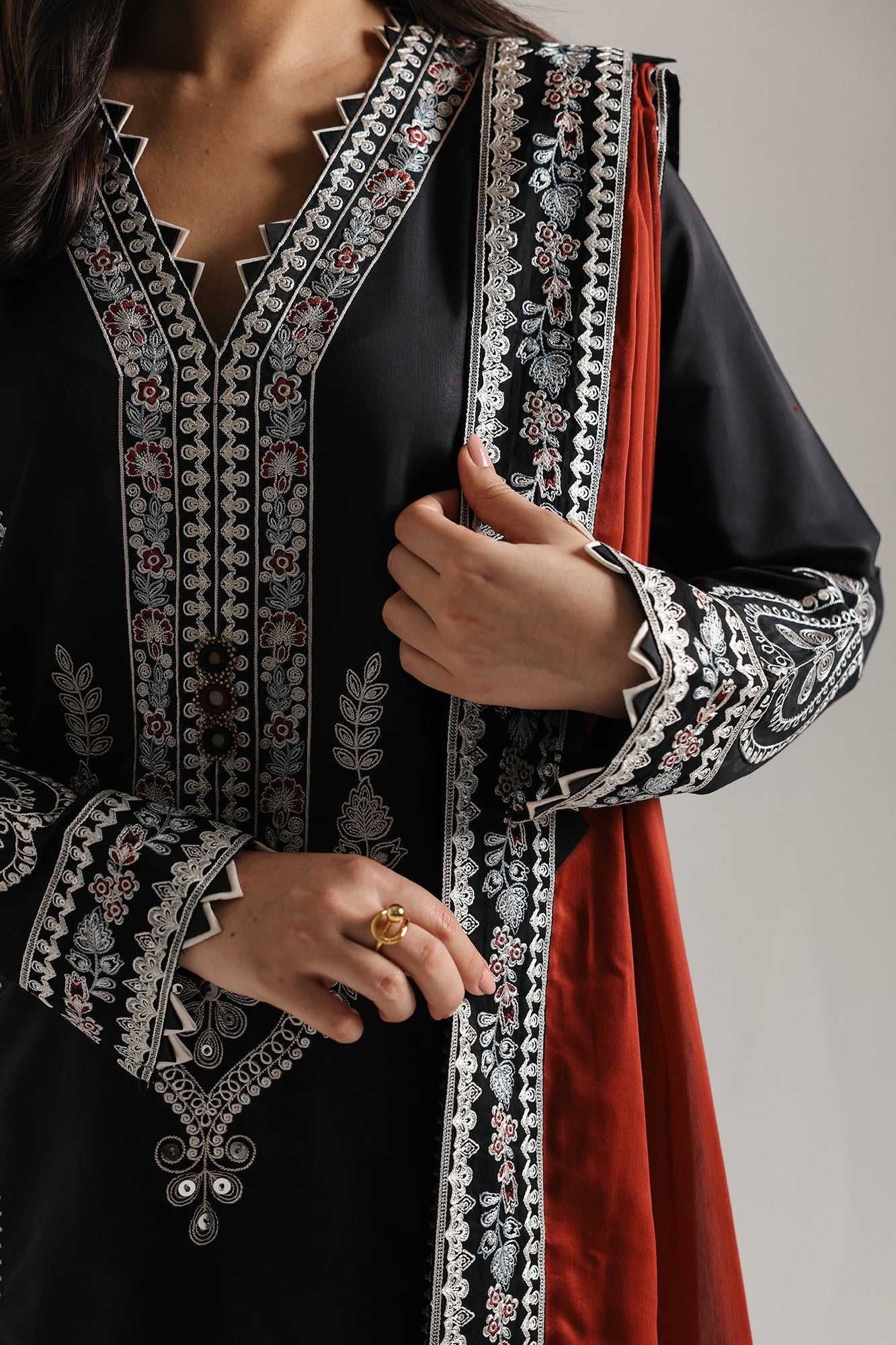 Embroidered Suit (E4135/103/902)