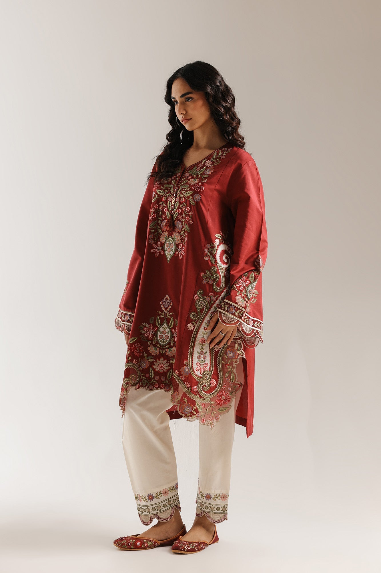 EMBROIDERED SUIT (E4137/103/414)