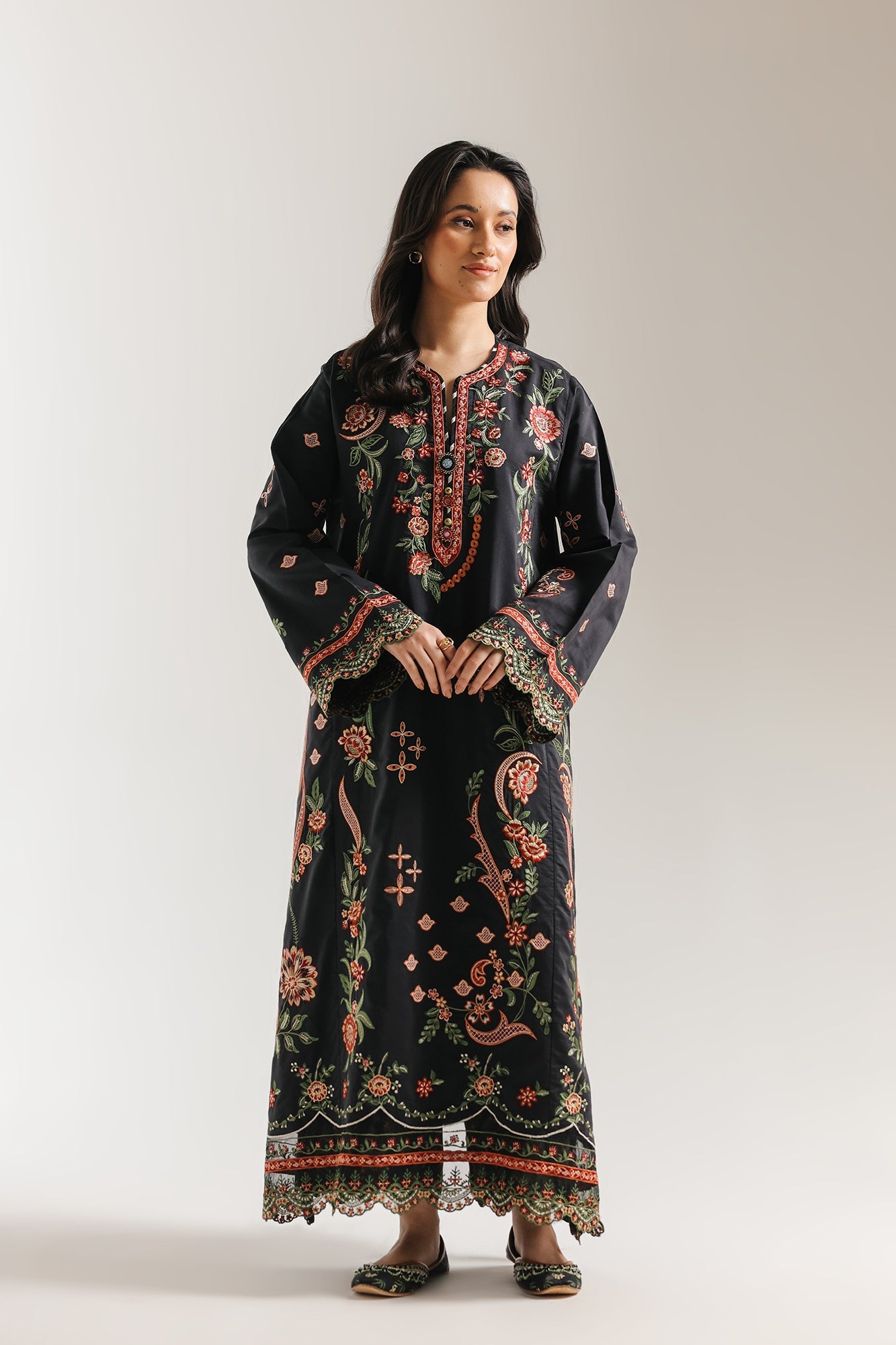 Embroidered Suit (E4140/103/902)