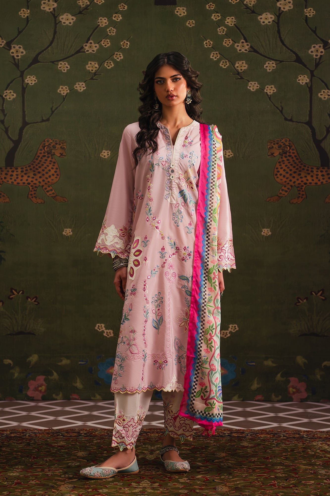 EMBROIDERED SUIT (E4166/103/413)