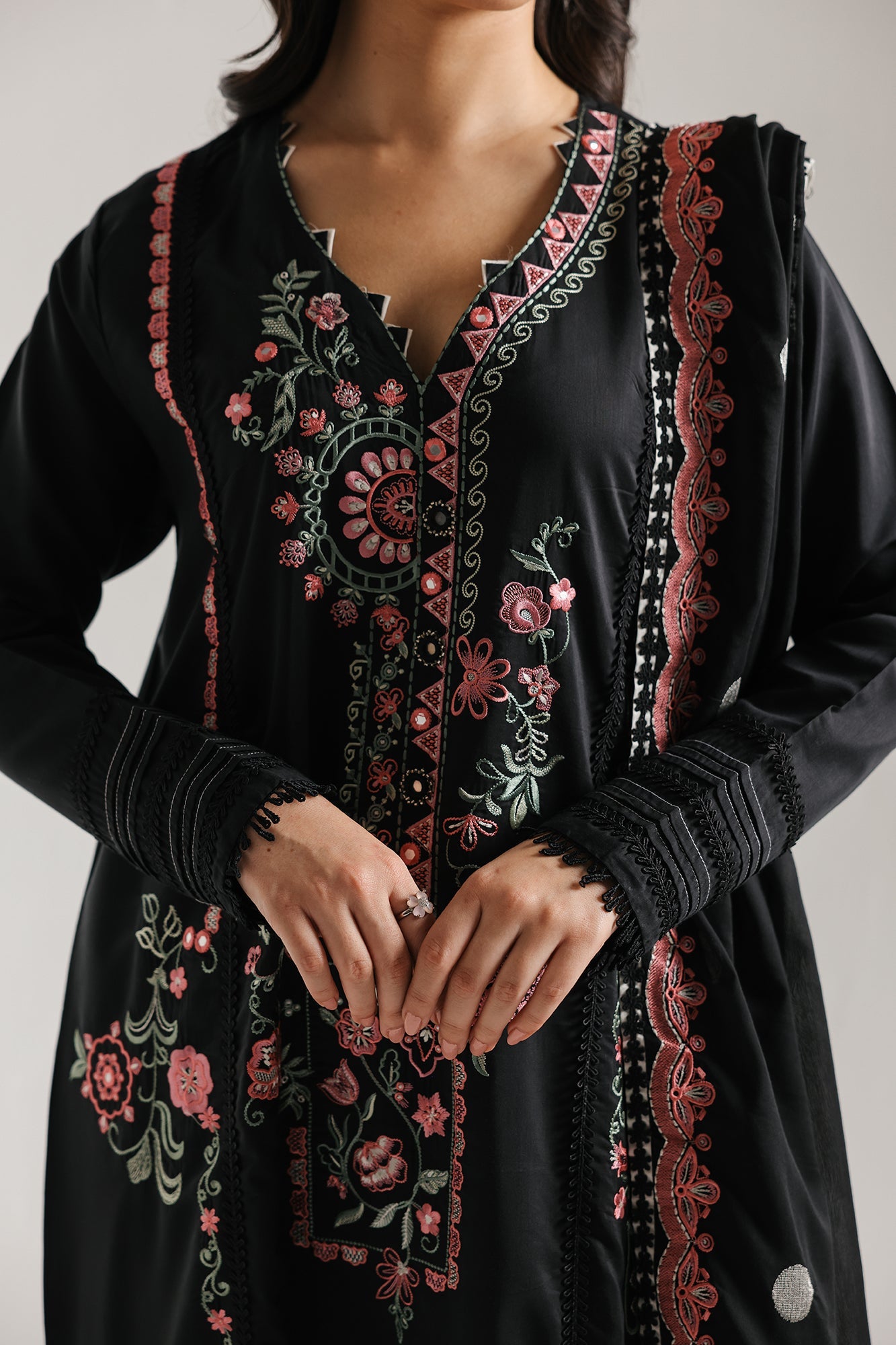 https://cdn.shopify.com/s/files/1/2290/7917/files/E4168-103-902_5.jpg?v=1769599298
