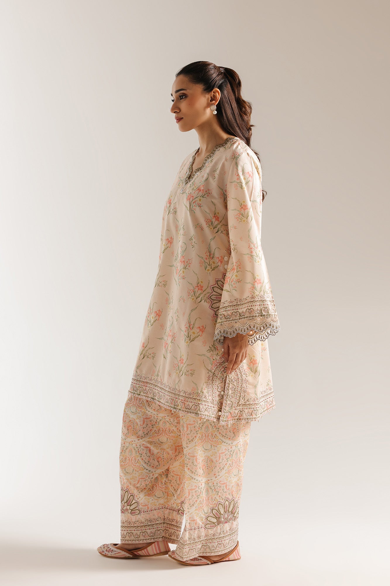 EMBROIDERED SUIT (E4172/103/329)