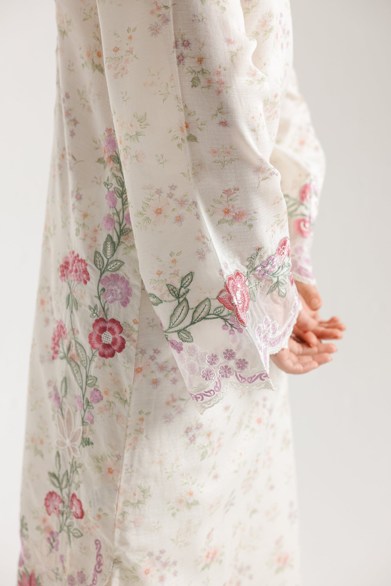 EMBROIDERED SUIT (E4184/103/003)