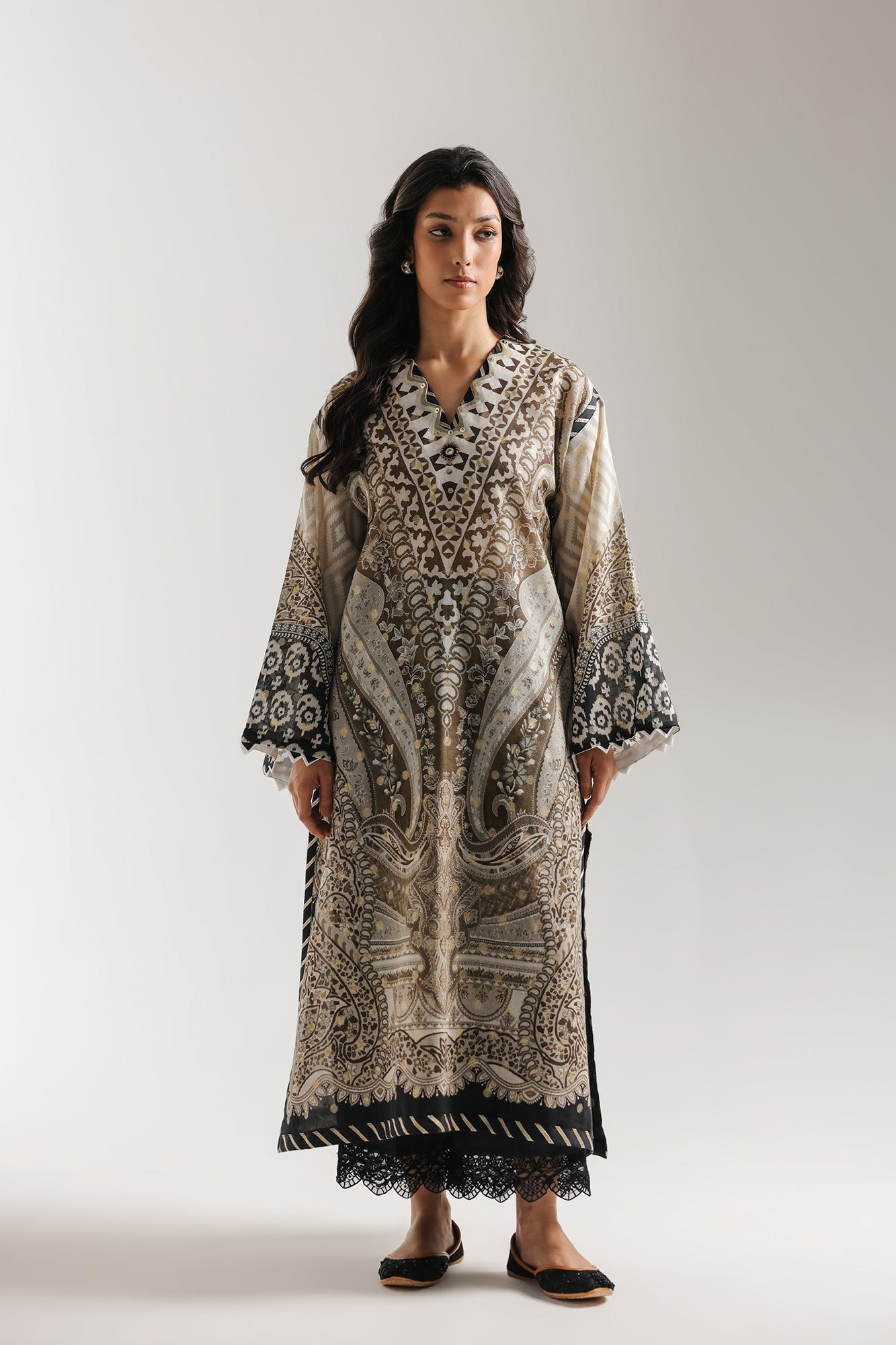 EMBROIDERED SUIT (E4187/103/005)