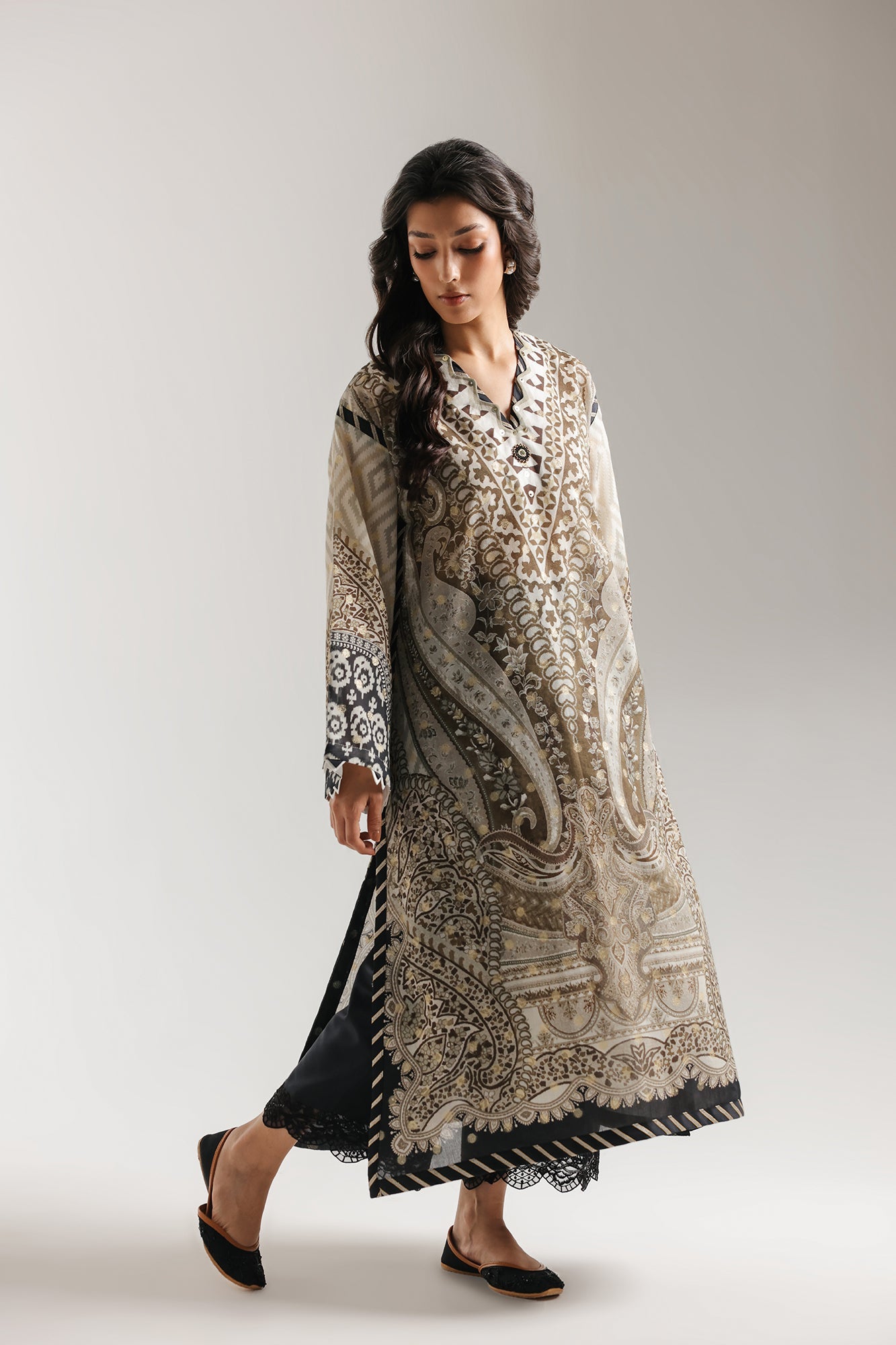 EMBROIDERED SUIT (E4187/103/005)