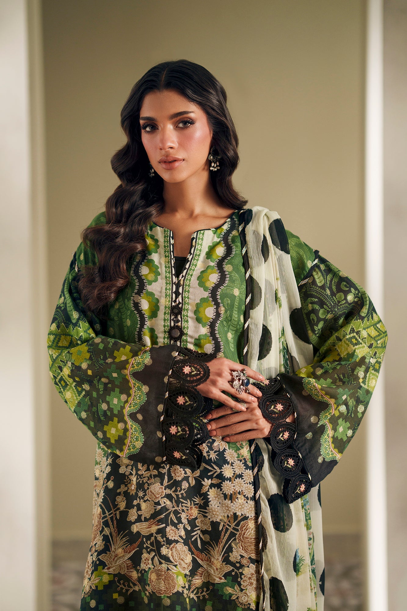 EMBROIDERED SUIT (E4192/103/705)
