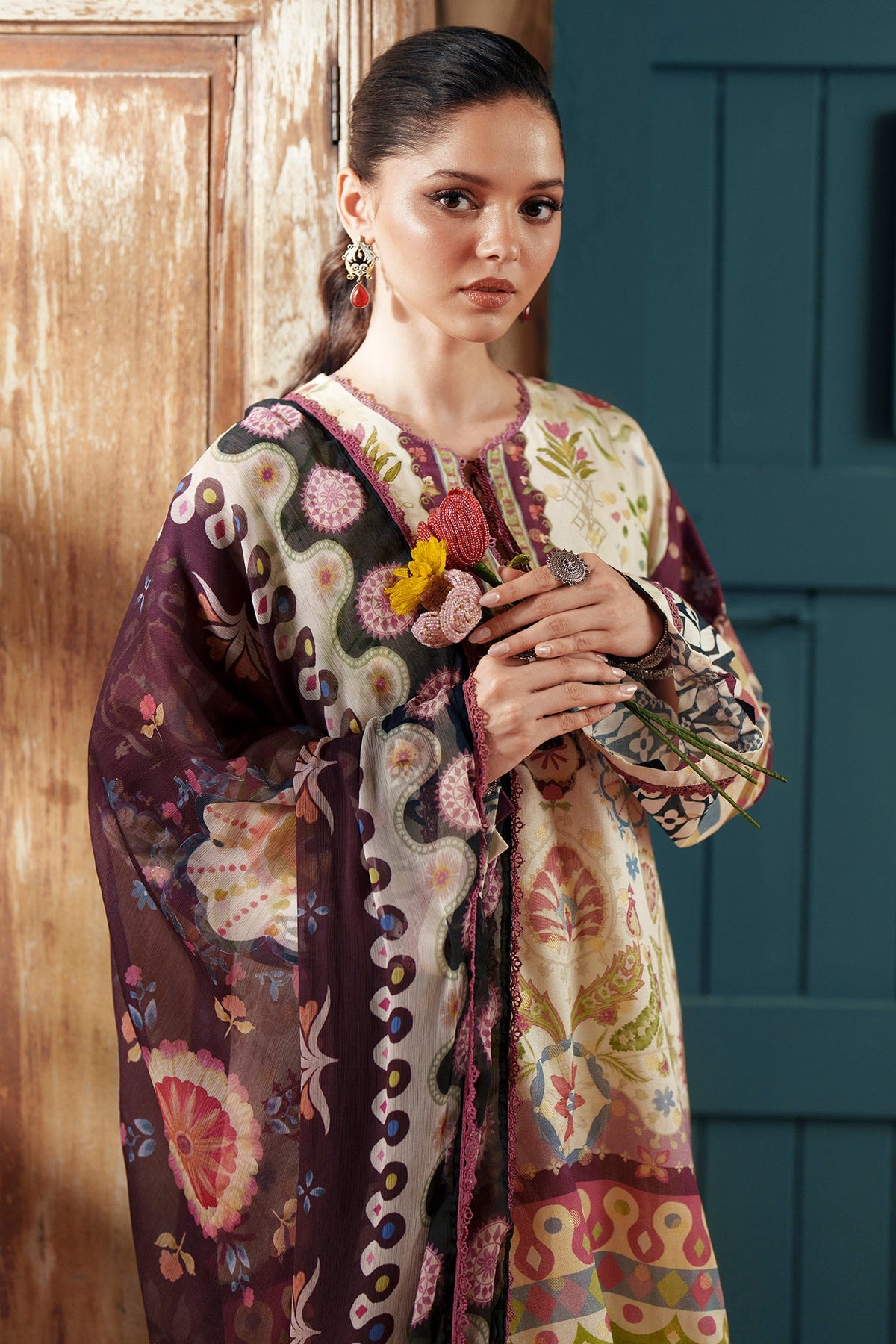 EMBROIDERED SUIT (E4193/103/005)