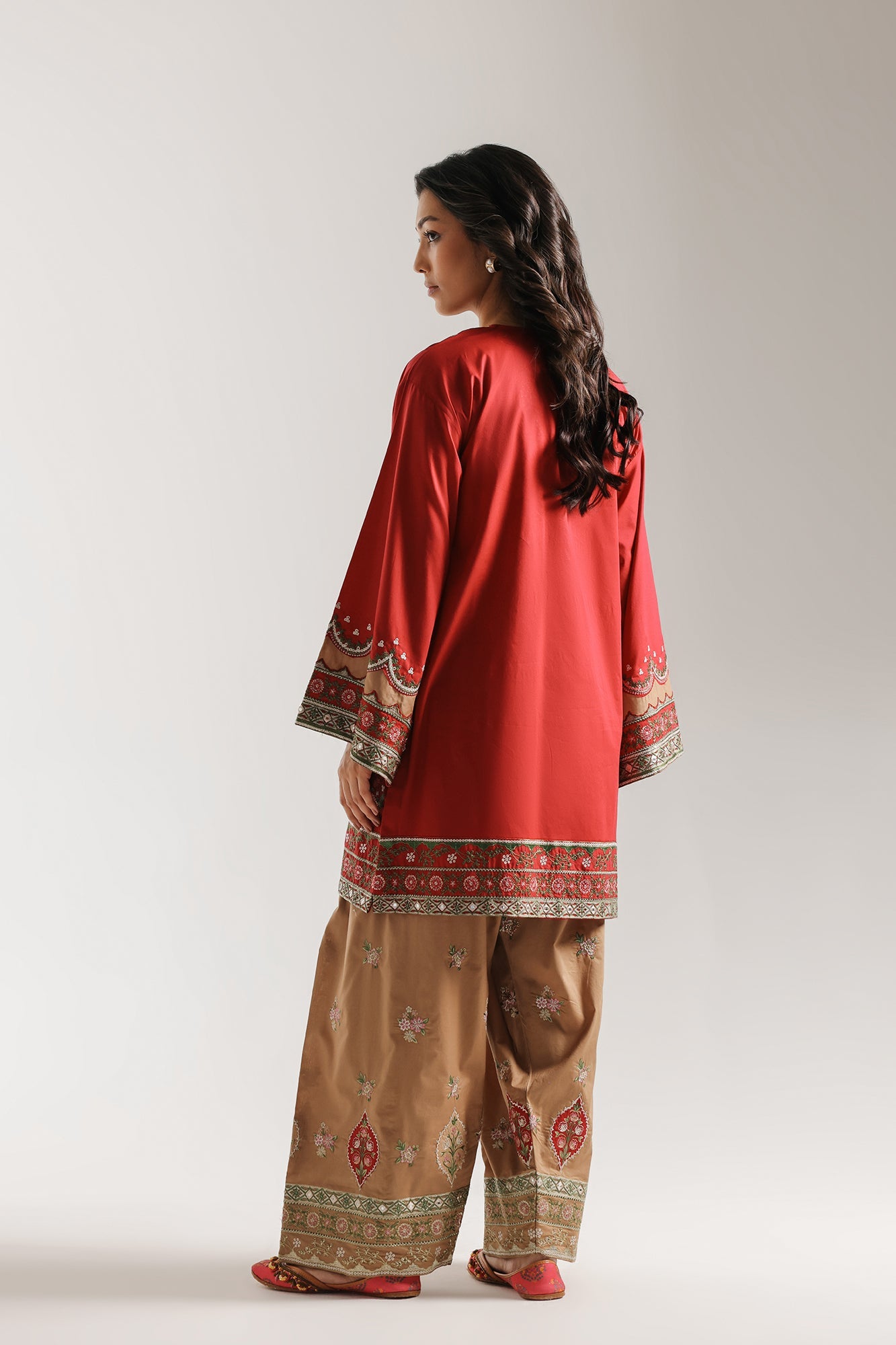 EMBROIDERED SUIT (E4195/103/306)