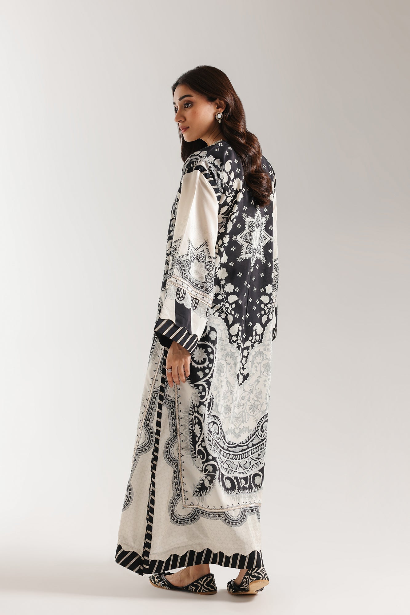 Embroidered Kaftan (E4203/103/902)