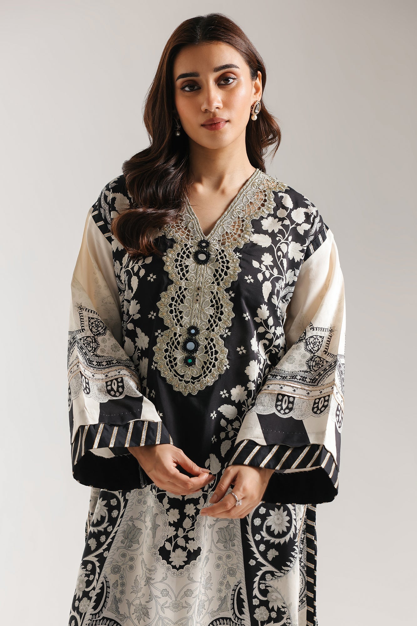 Embroidered Kaftan (E4203/103/902)
