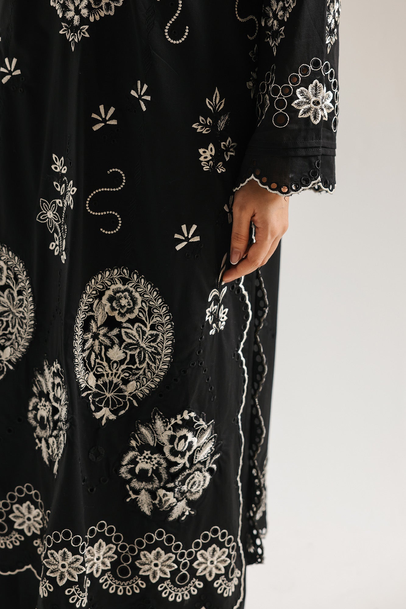 Embroidered Suit (E4213/103/902)
