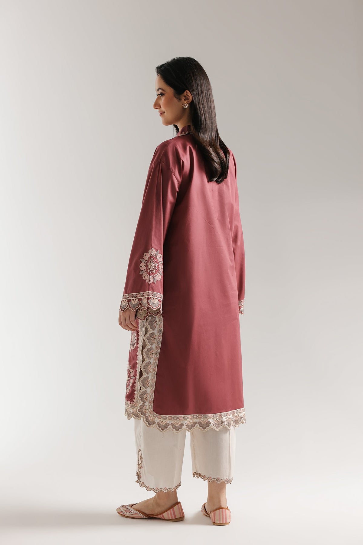 EMBROIDERED SUIT (E4217/103/305)