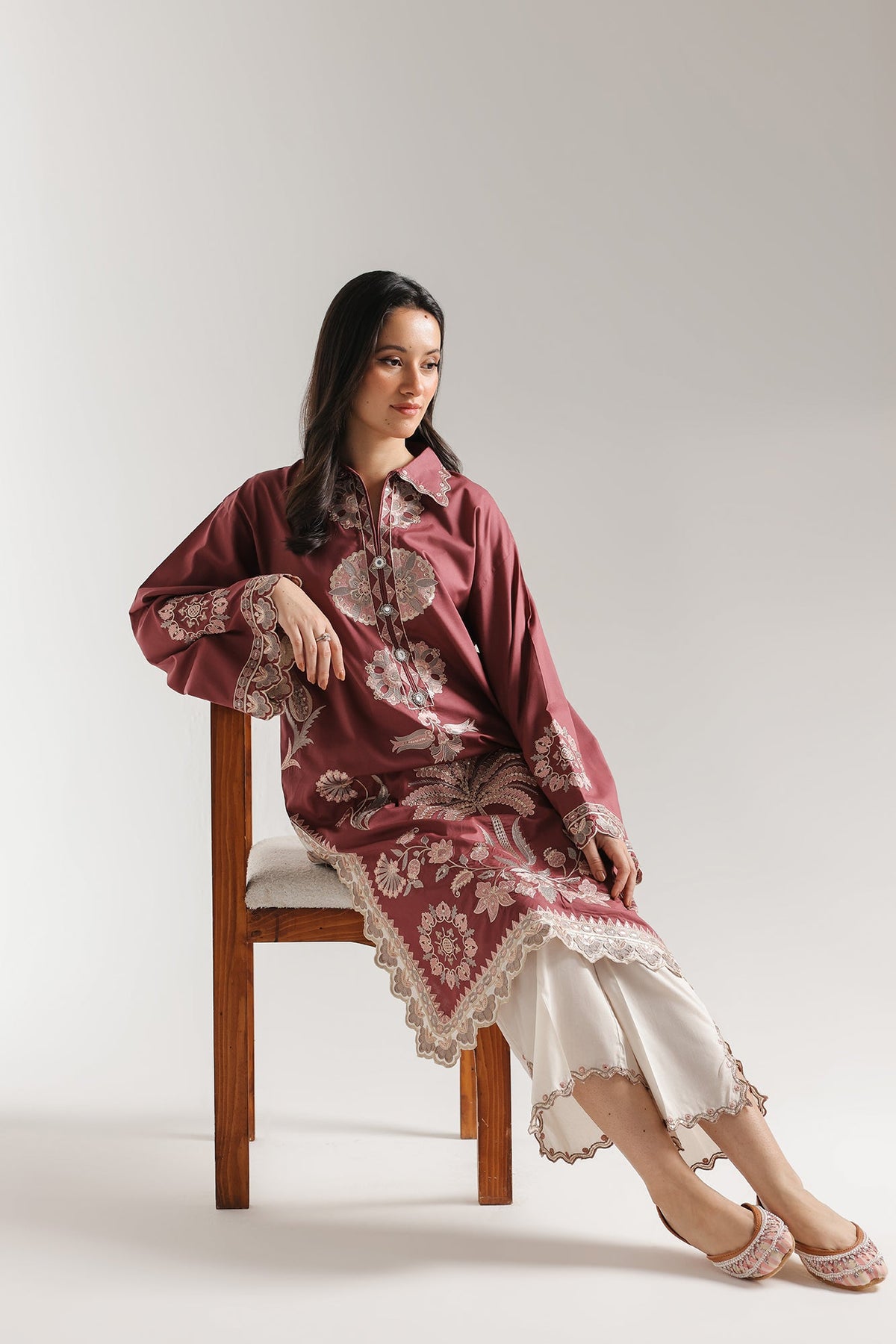 EMBROIDERED SUIT (E4217/103/305)