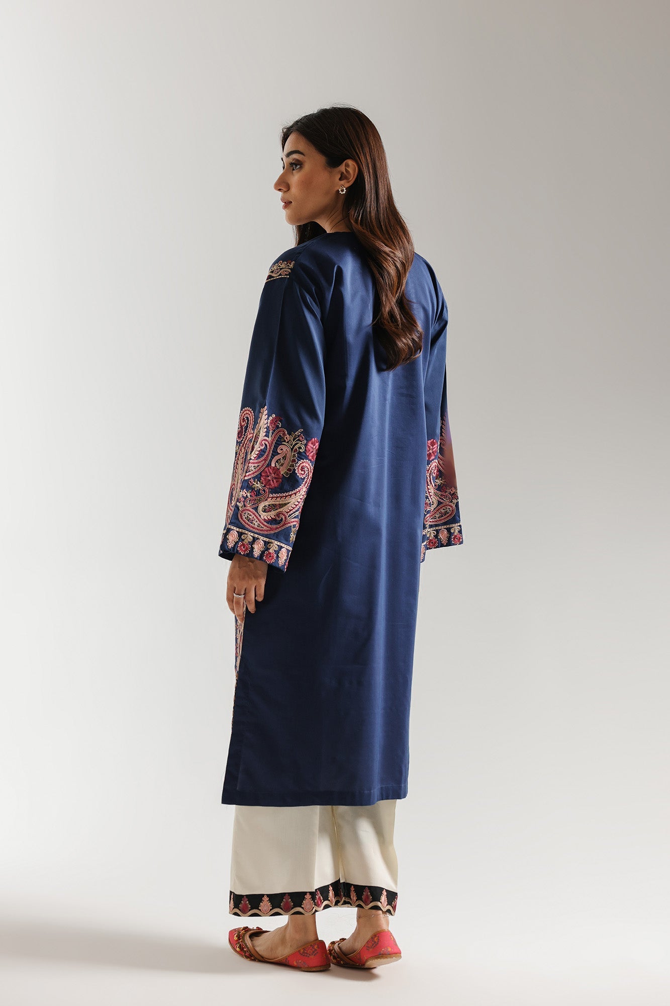 https://cdn.shopify.com/s/files/1/2290/7917/files/E4227-103-622_3.jpg?v=1768887696
