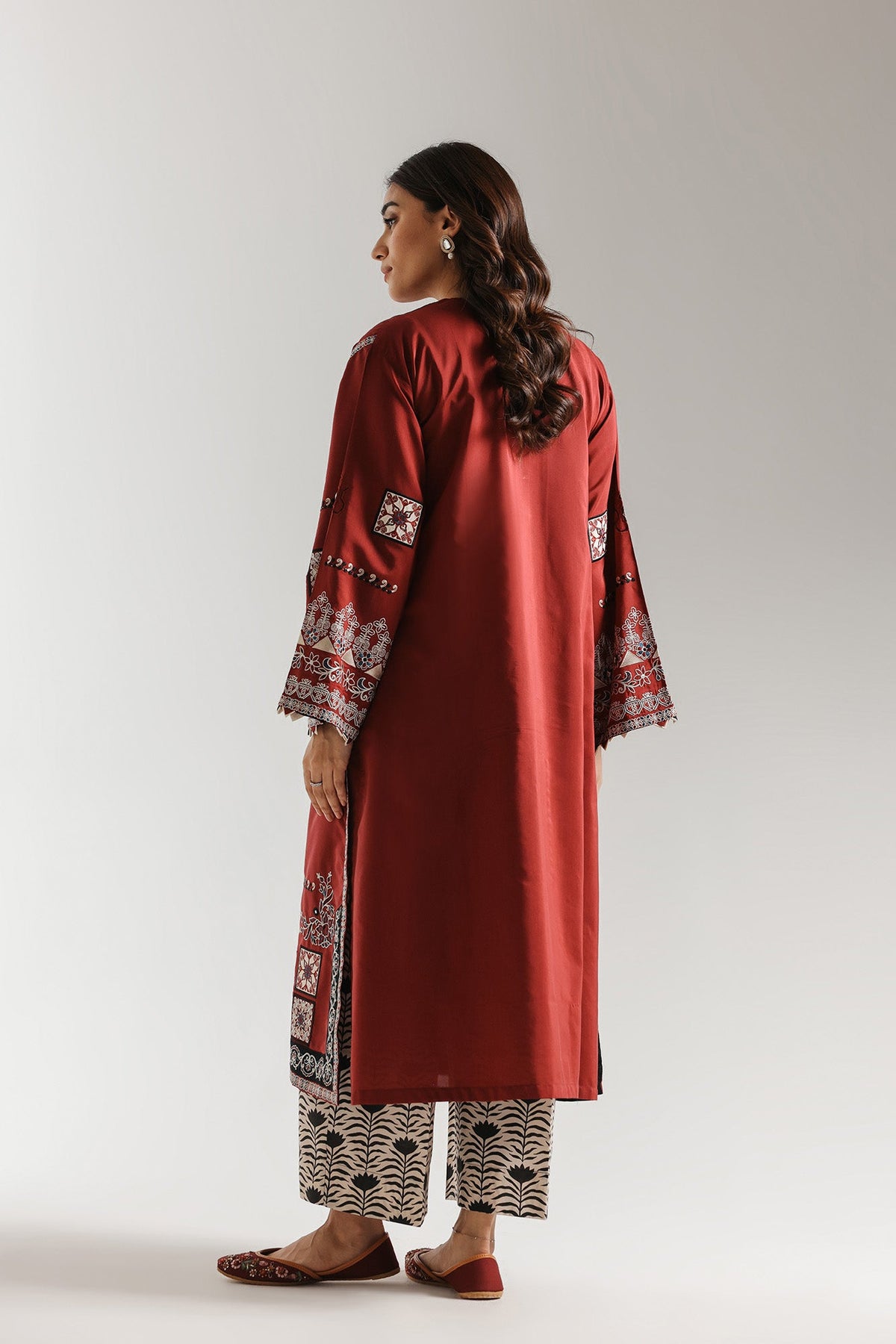 EMBROIDERED SUIT (E4233/103/303)