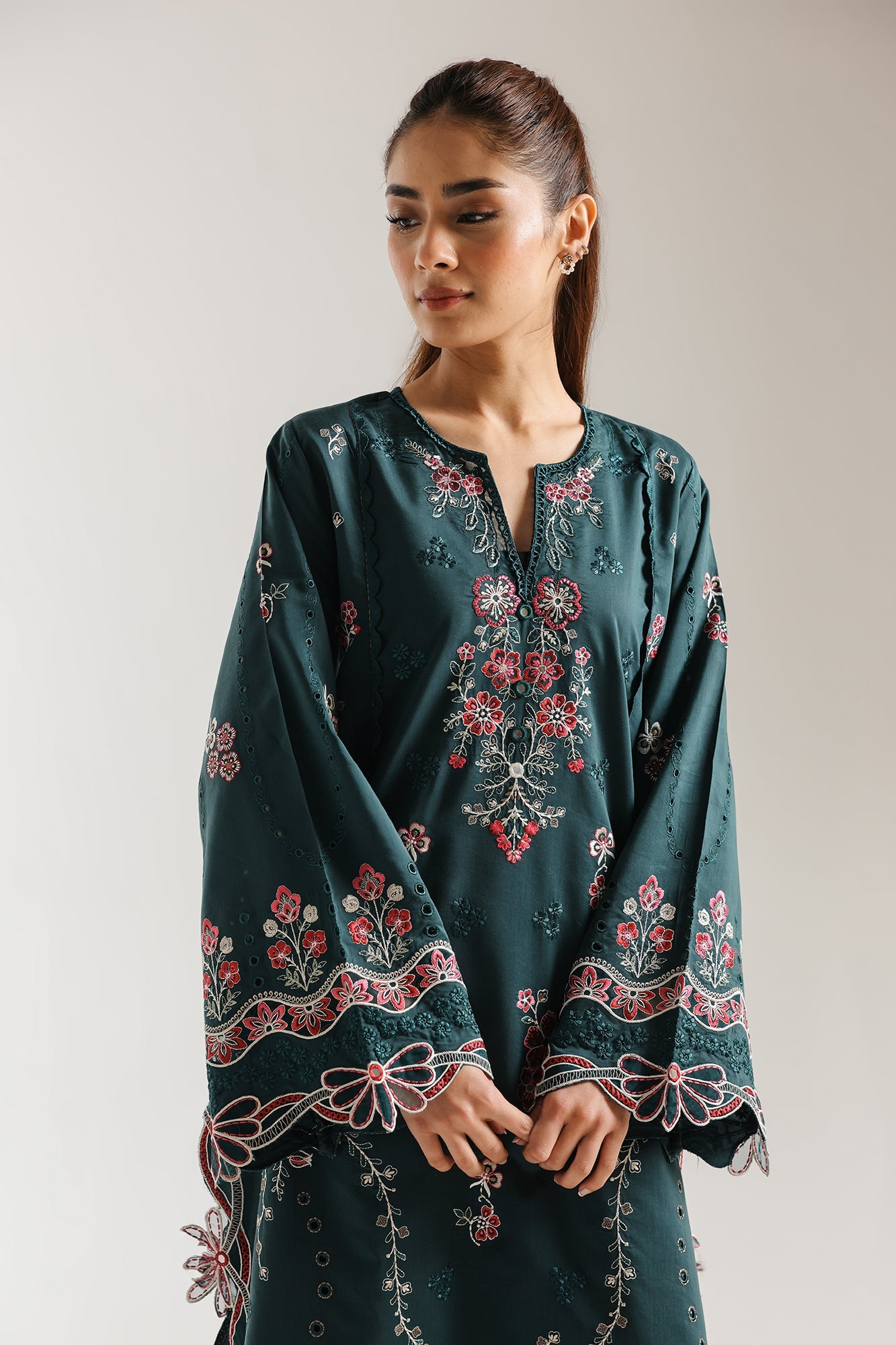 https://cdn.shopify.com/s/files/1/2290/7917/files/E4240-103-704_4.jpg?v=1769599403