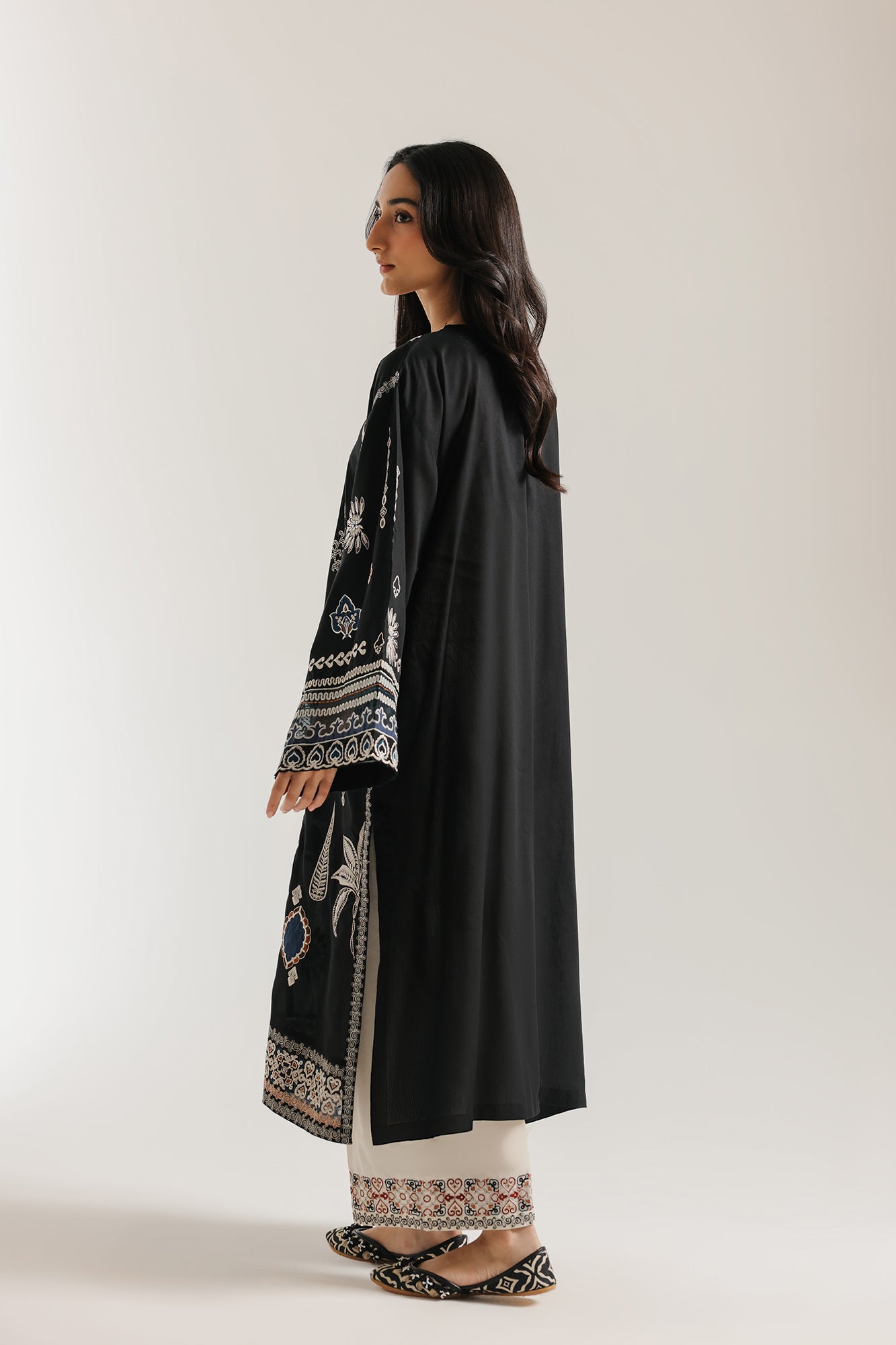 Embroidered Suit (E4261/103/901)