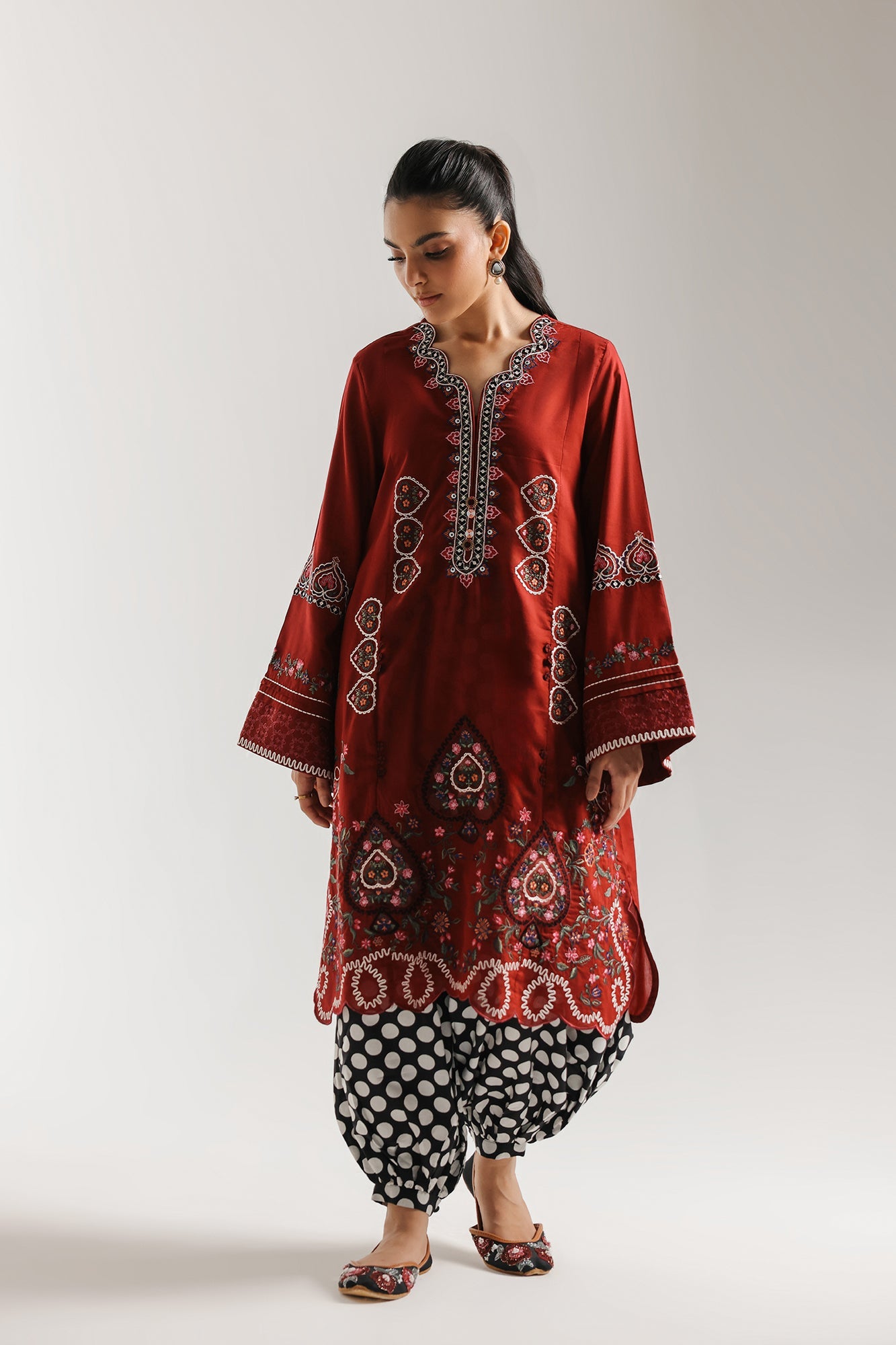 EMBROIDERED SUIT (E4264/103/304)