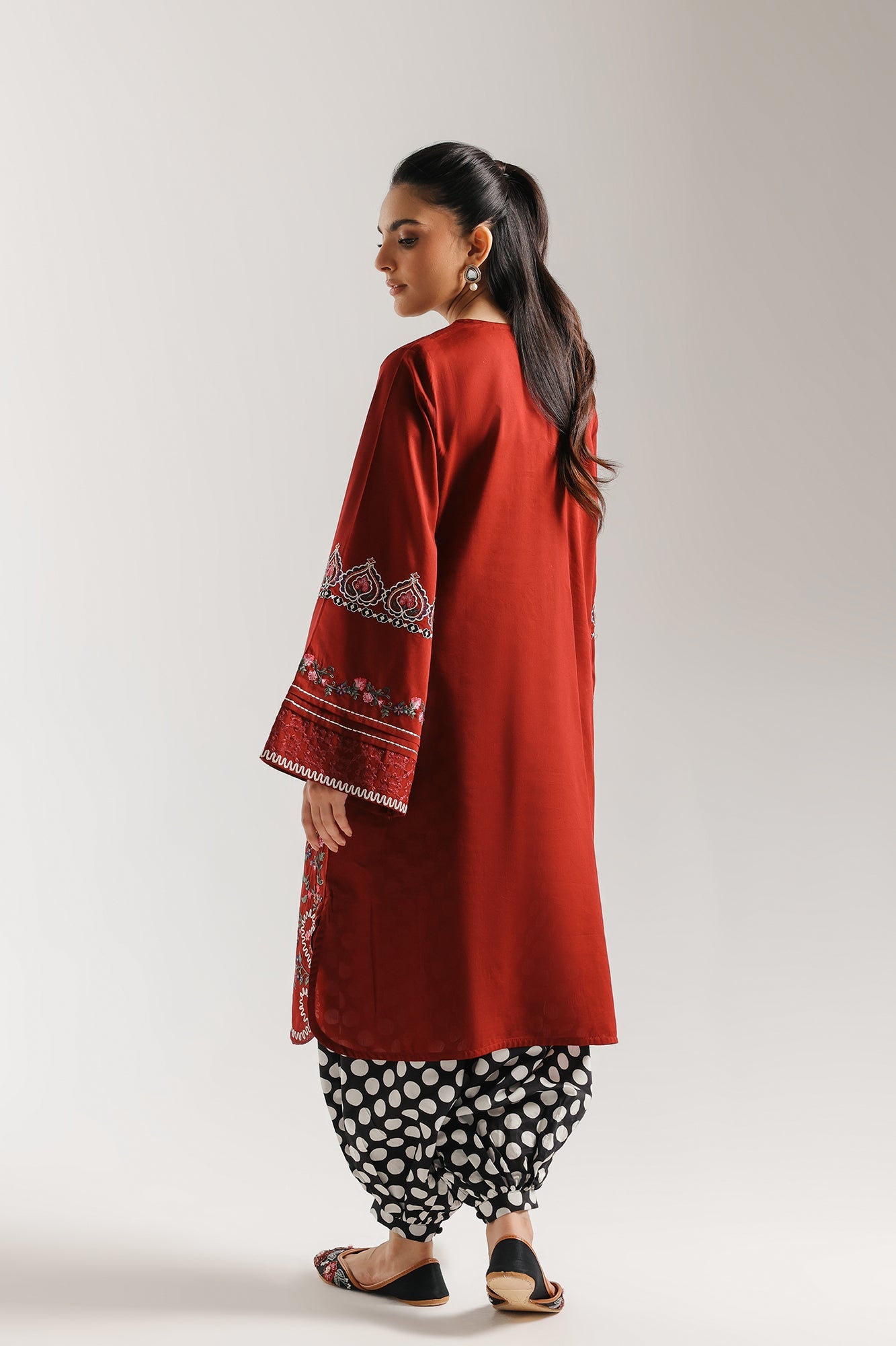 EMBROIDERED SUIT (E4264/103/304)