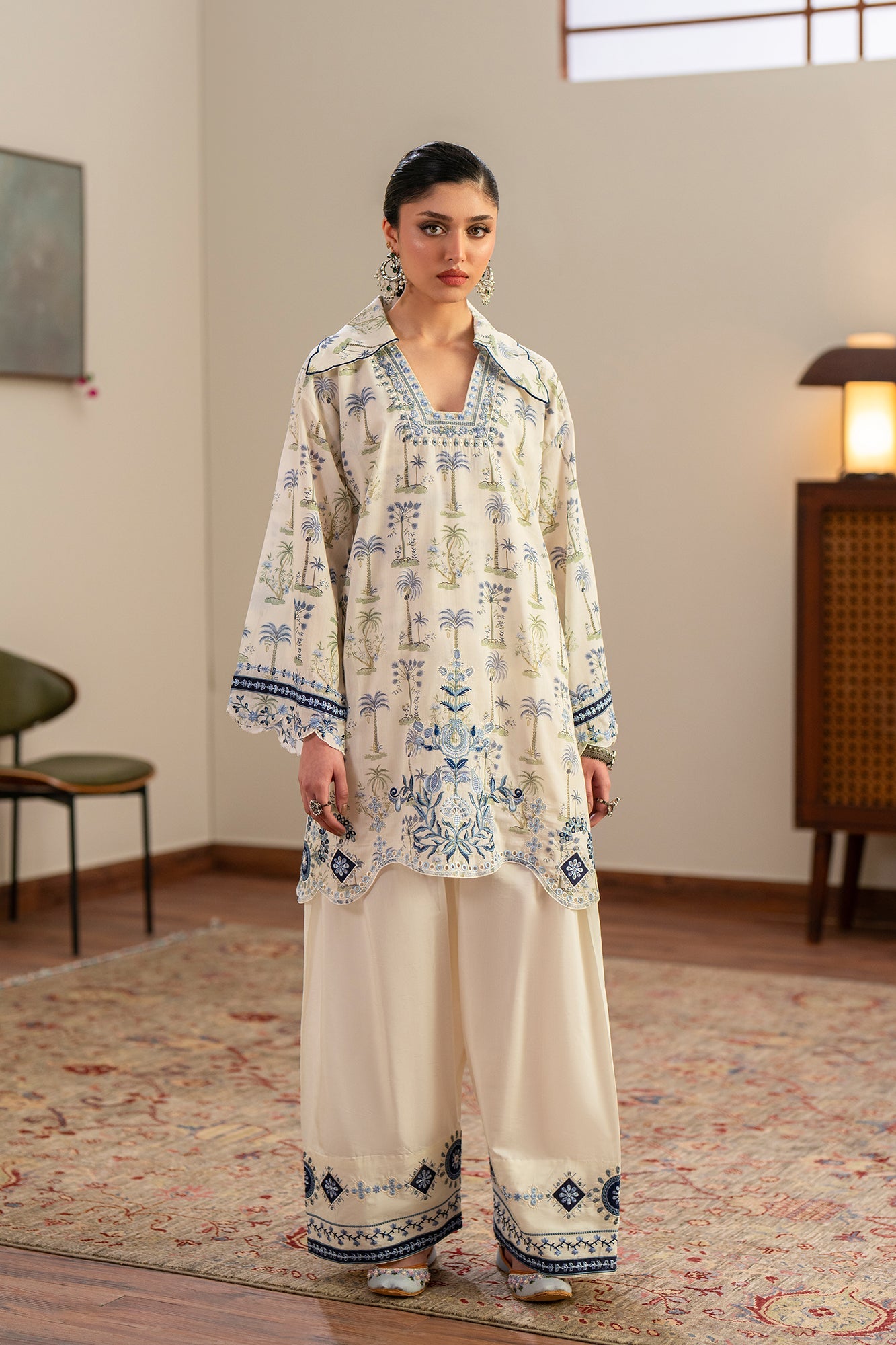 EMBROIDERED SUIT (E4268/103/005)