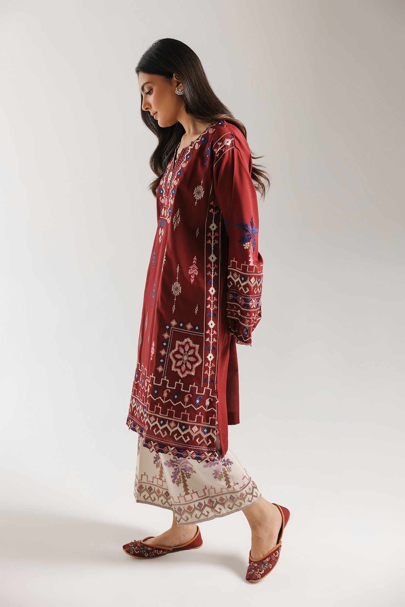 EMBROIDERED SUIT (E4270/103/402)