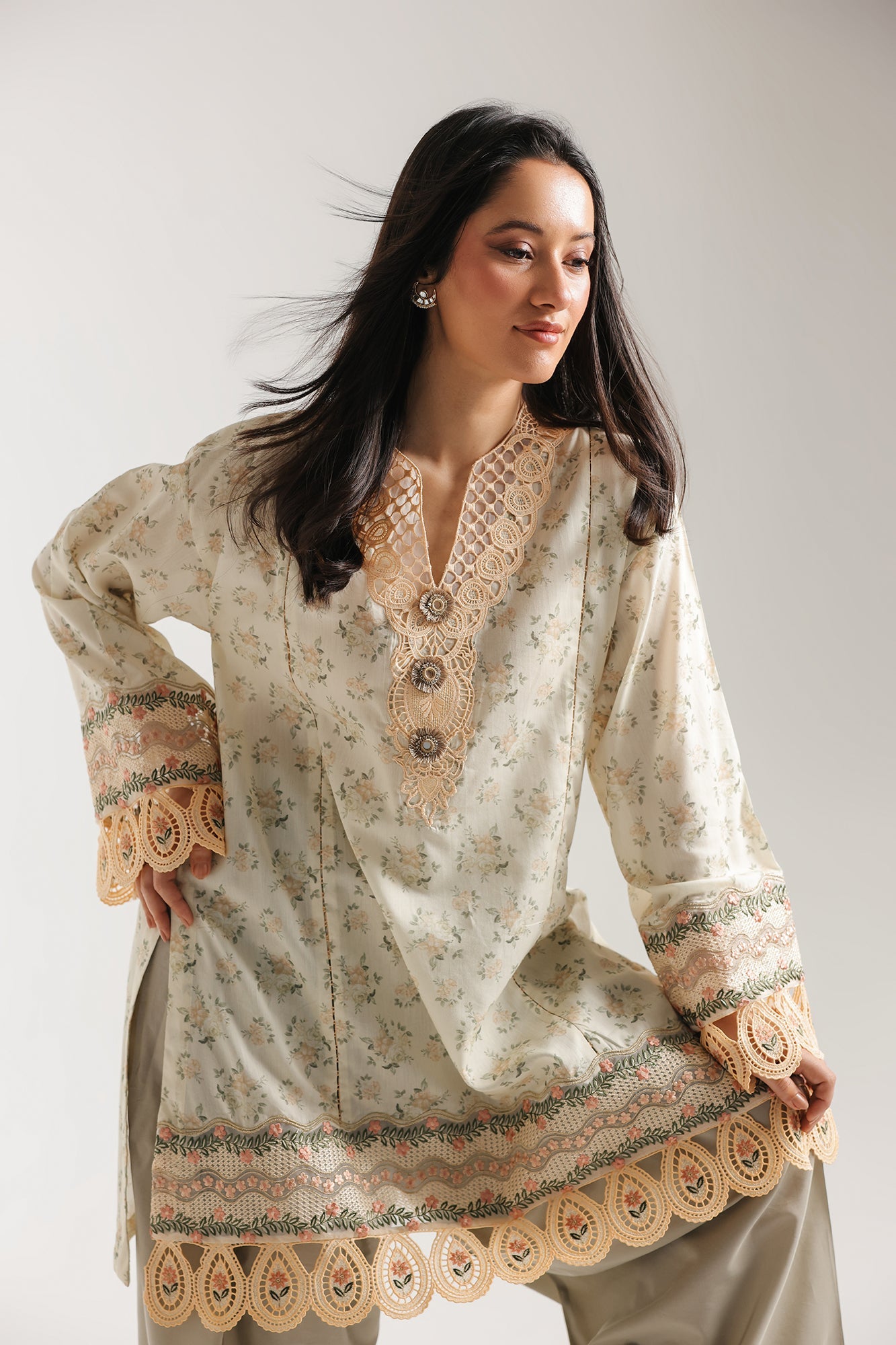 EMBROIDERED SUIT (E4274/103/115)