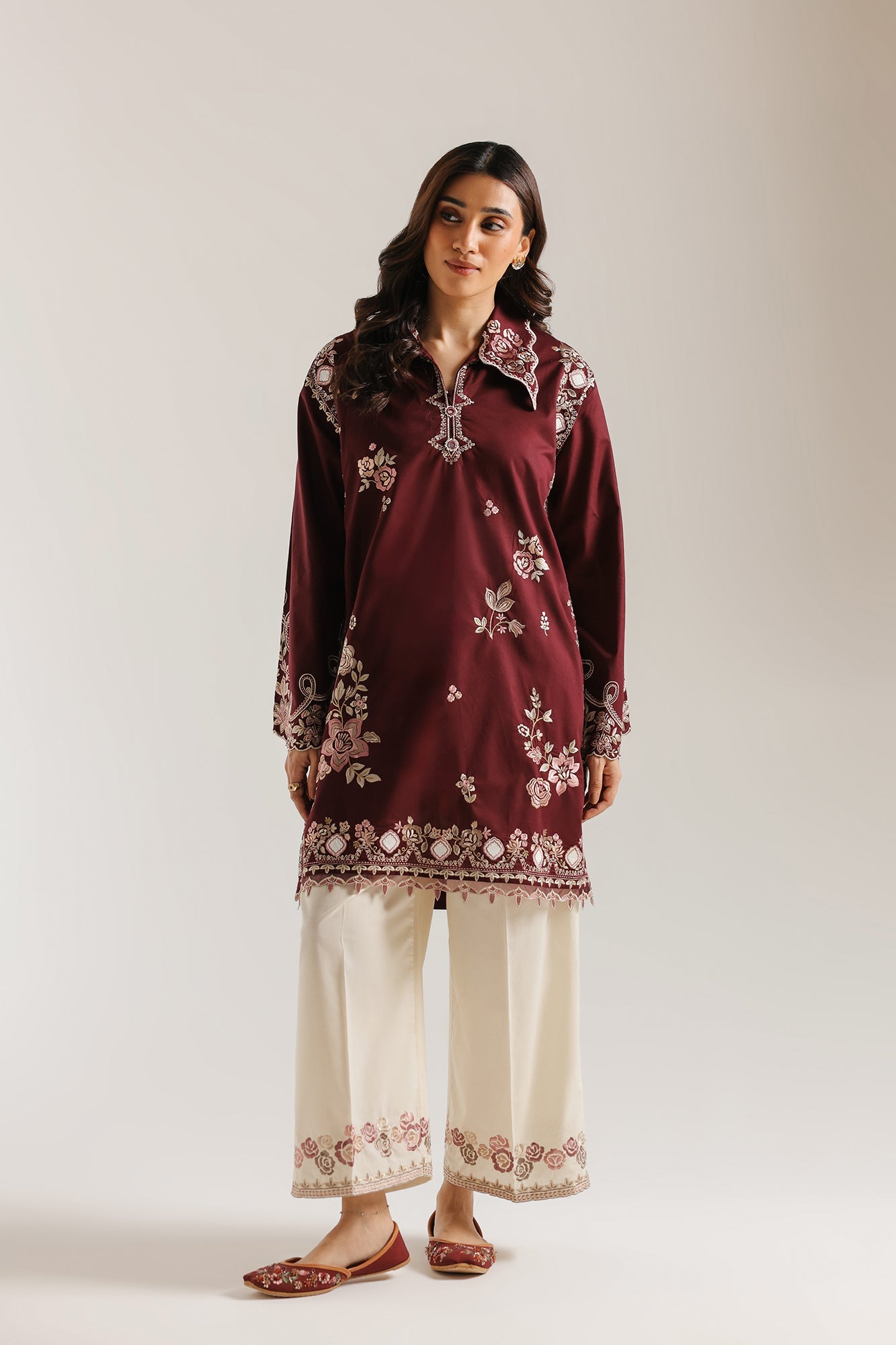 EMBROIDERED SUIT (E4287/103/402)