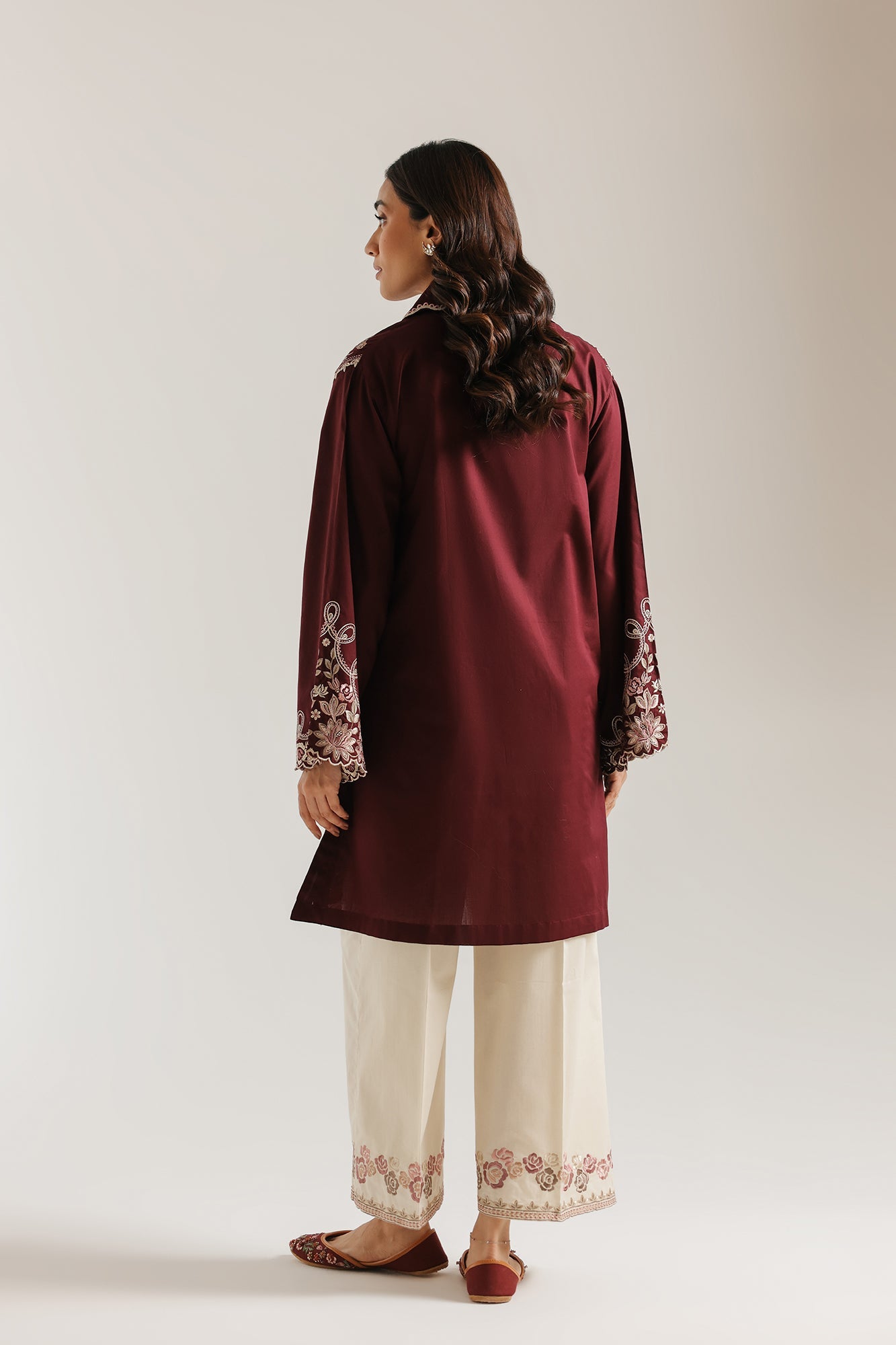 EMBROIDERED SUIT (E4287/103/402)