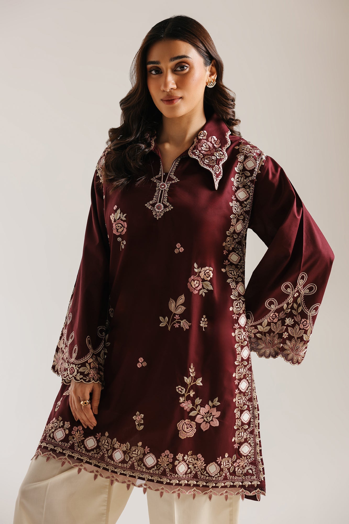 EMBROIDERED SUIT (E4287/103/402)