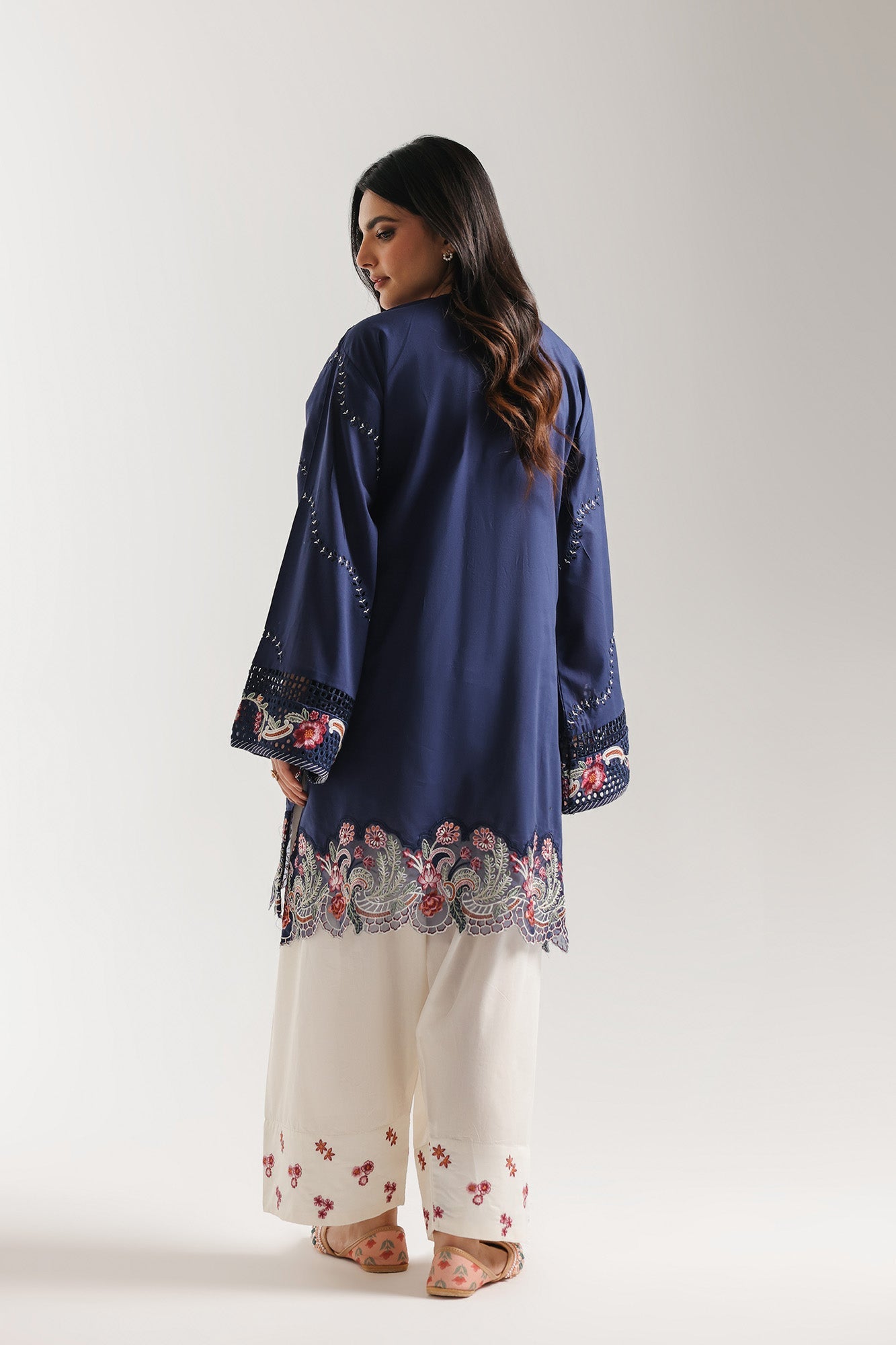 https://cdn.shopify.com/s/files/1/2290/7917/files/E4296-103-622_3.jpg?v=1772511602