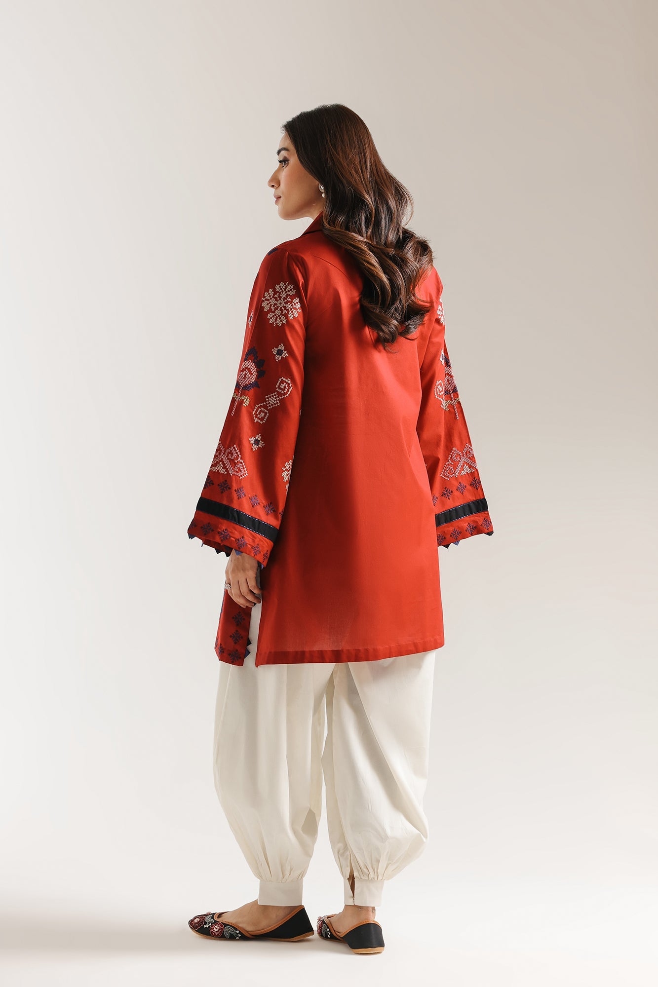 EMBROIDERED SUIT (E4299/103/305)