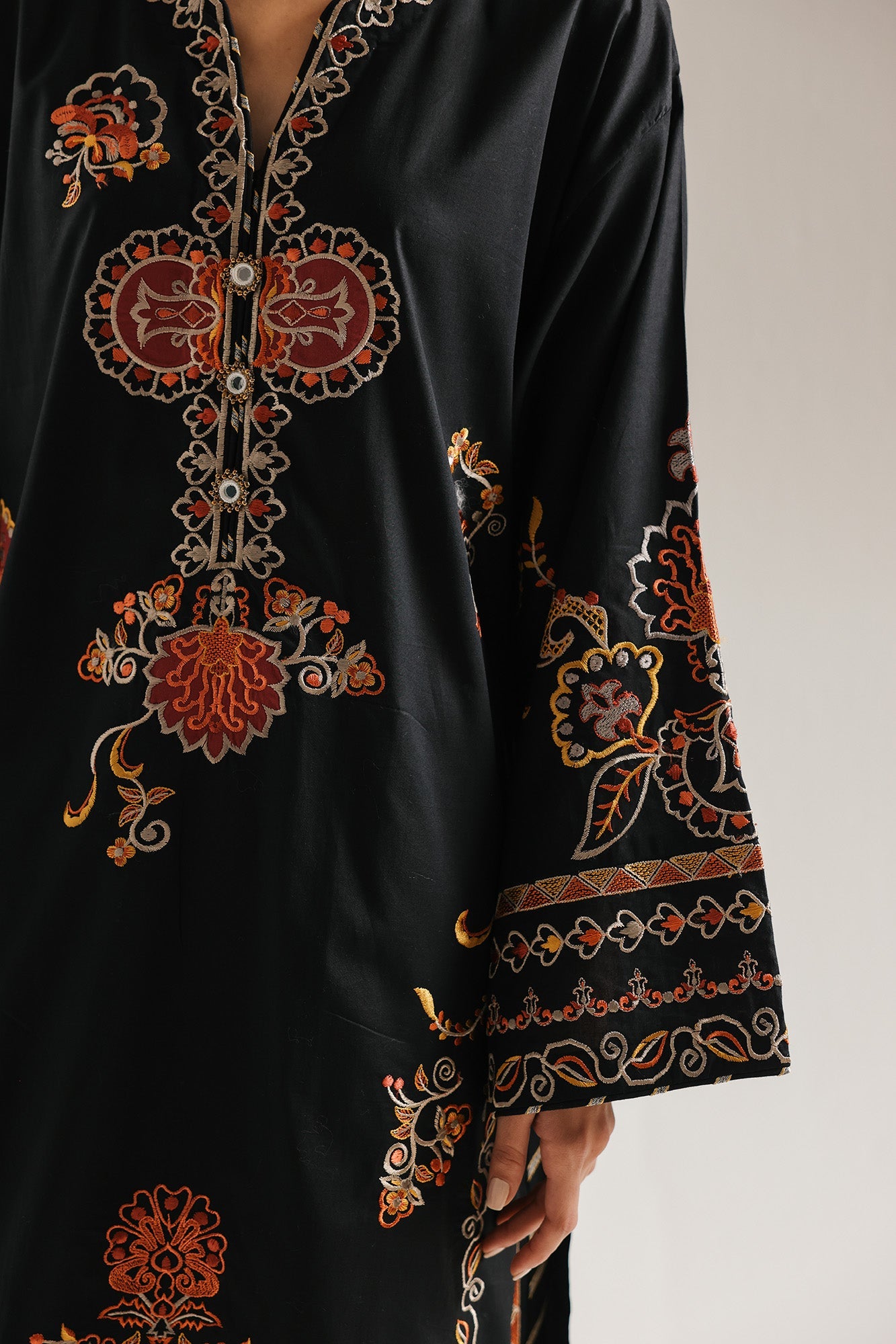 EMBROIDERED SUIT (E4308/103/901)