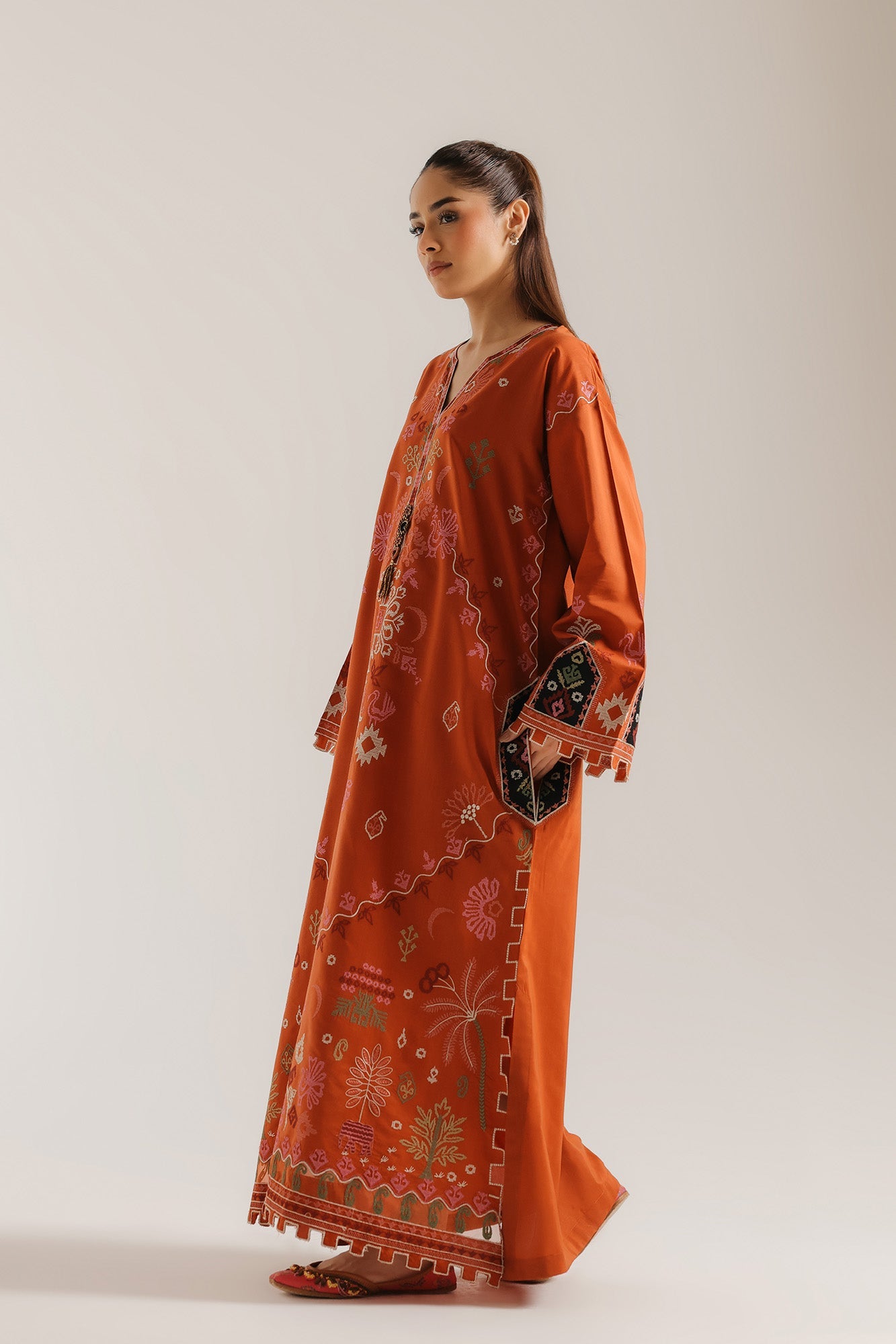 Embroidered Kaftan (E4313/103/210)