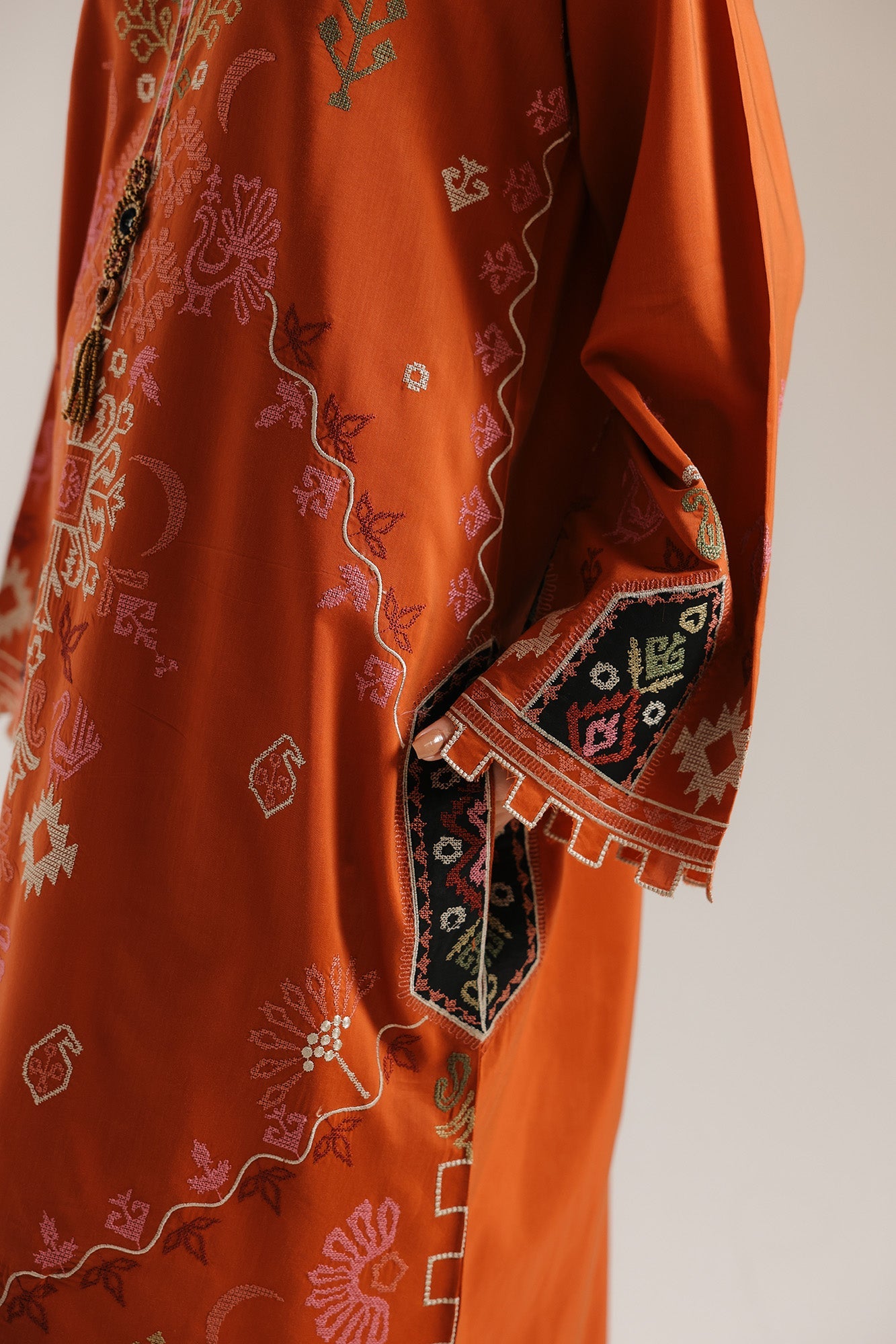 Embroidered Kaftan (E4313/103/210)