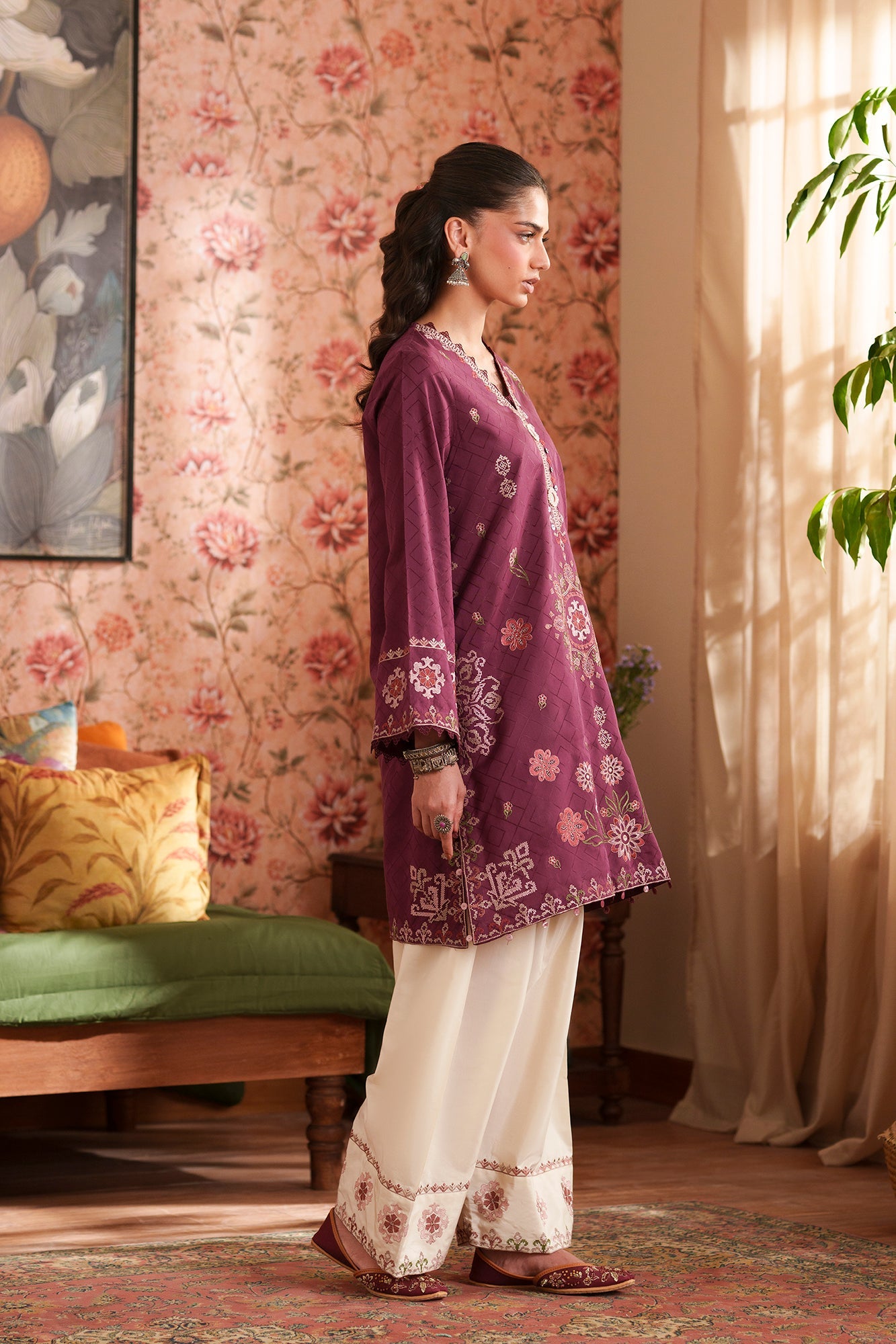 EMBROIDERED SUIT (E4322/103/415)
