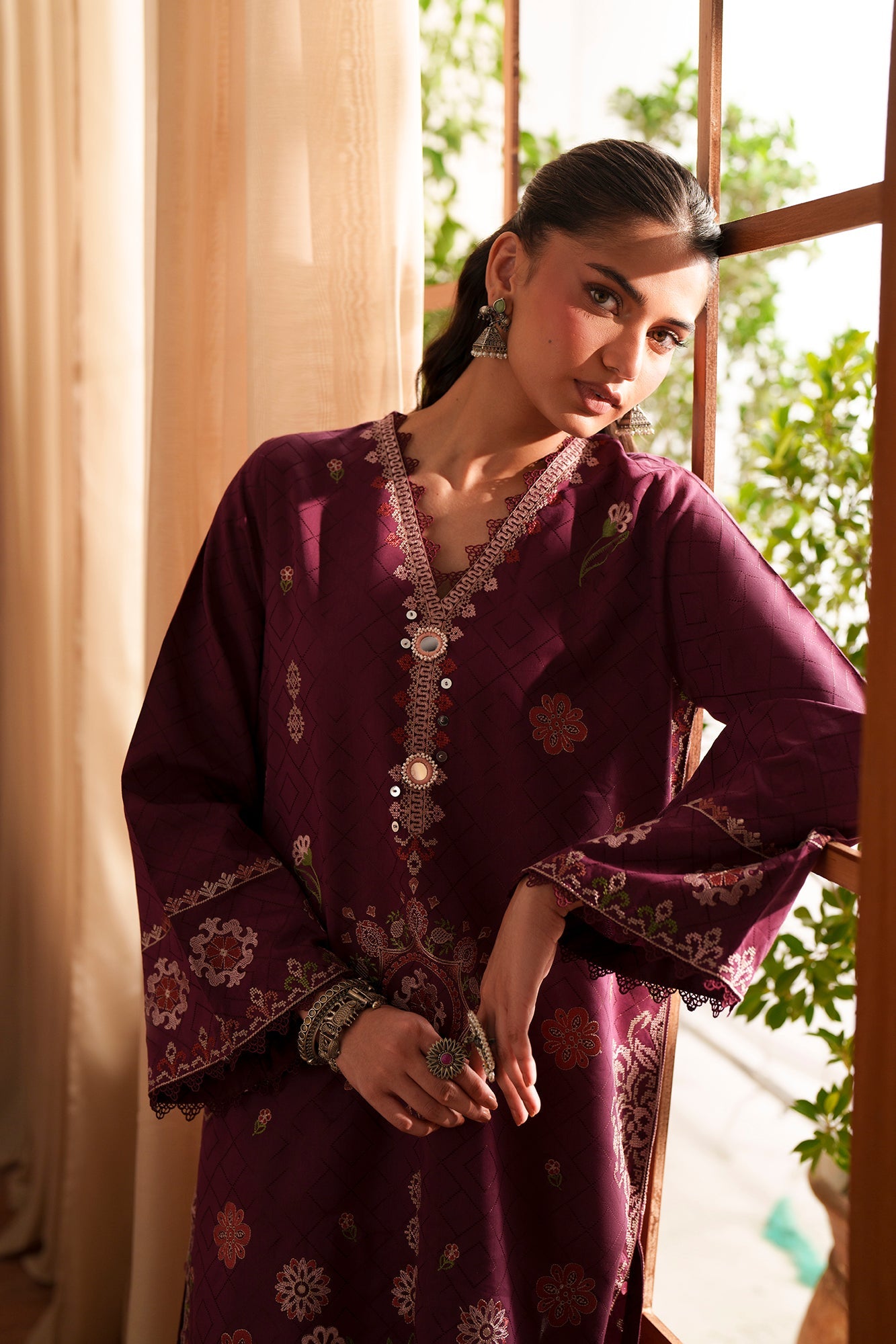 EMBROIDERED SUIT (E4322/103/415)