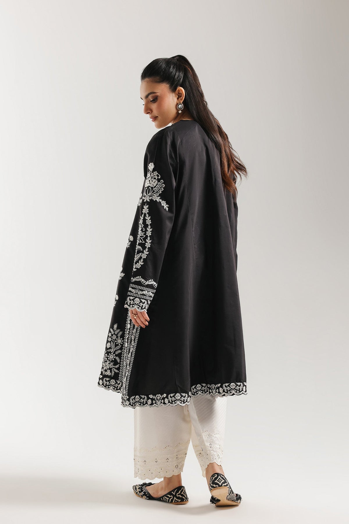 EMBROIDERED SUIT (E4333/103/901)